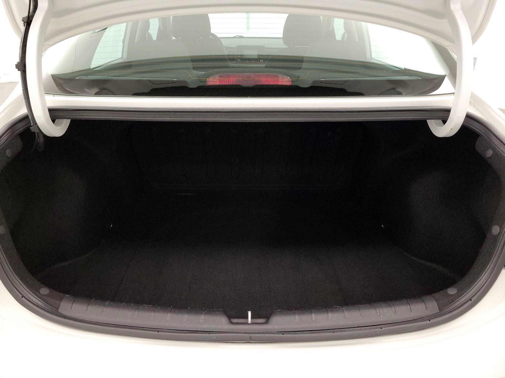 Thumbnail: 2018 Kia Rio - 19