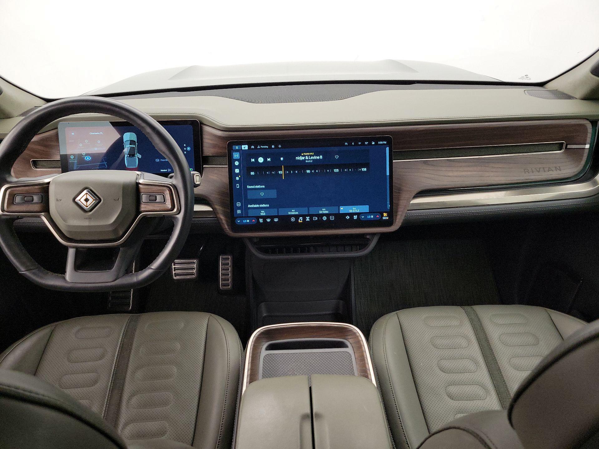 Thumbnail: 2022 Rivian R1T - 9