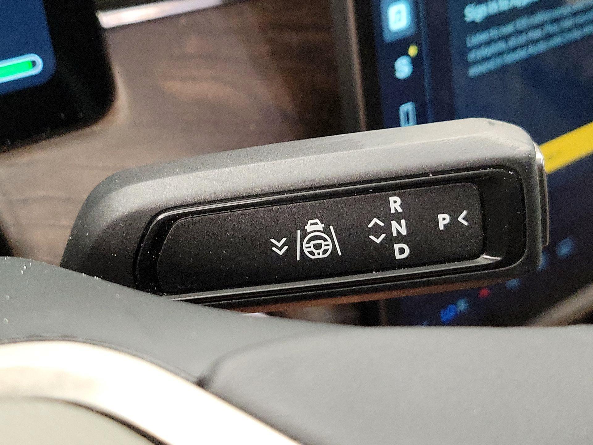 Thumbnail: 2022 Rivian R1T - 17