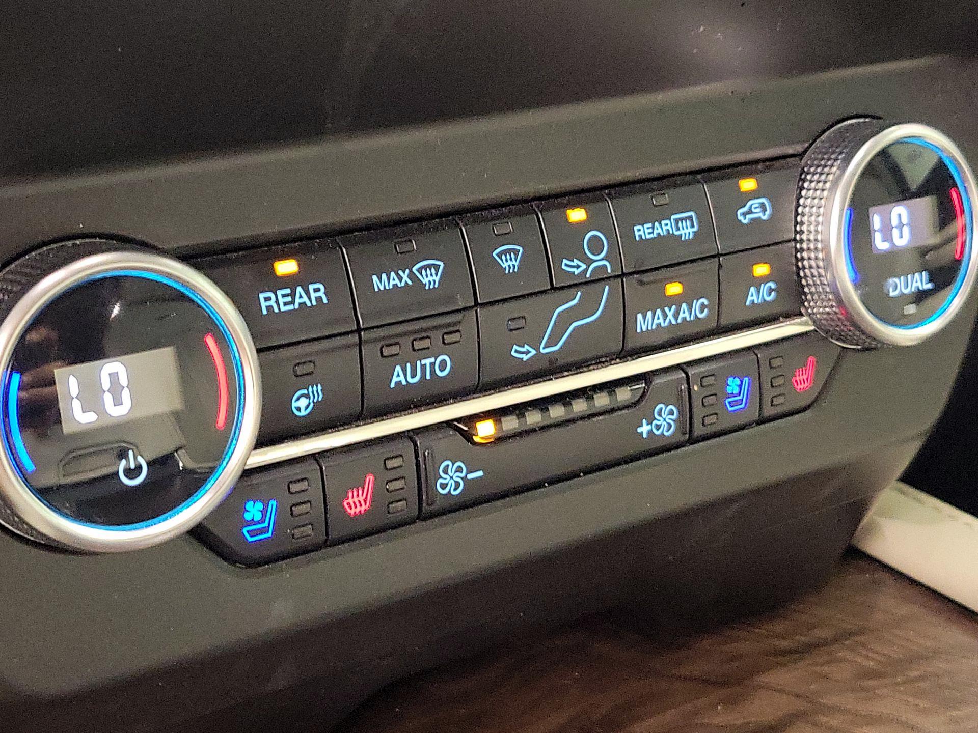 Thumbnail: 2020 Ford Expedition - 17