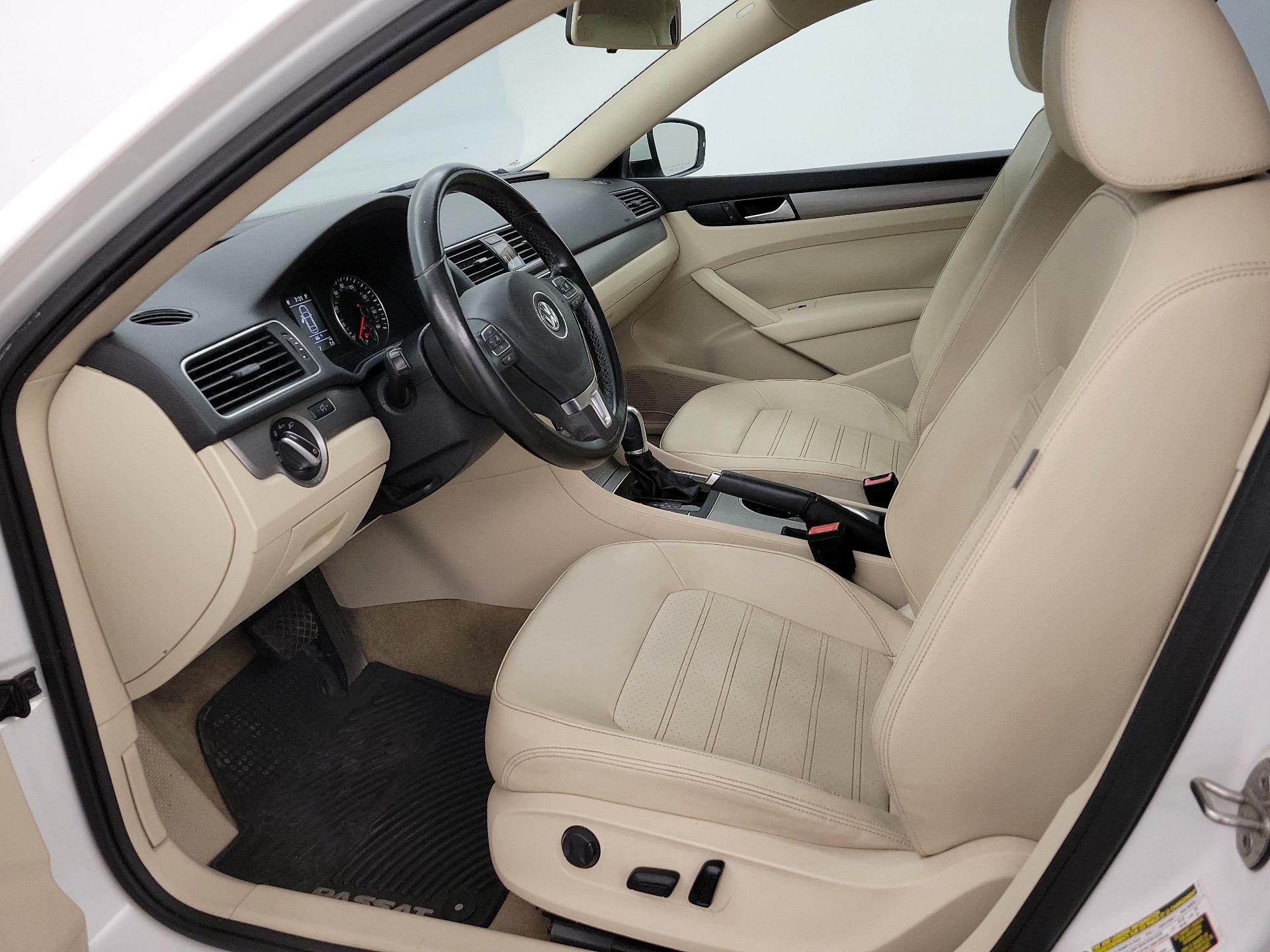 Thumbnail: 2015 Volkswagen Passat - 11