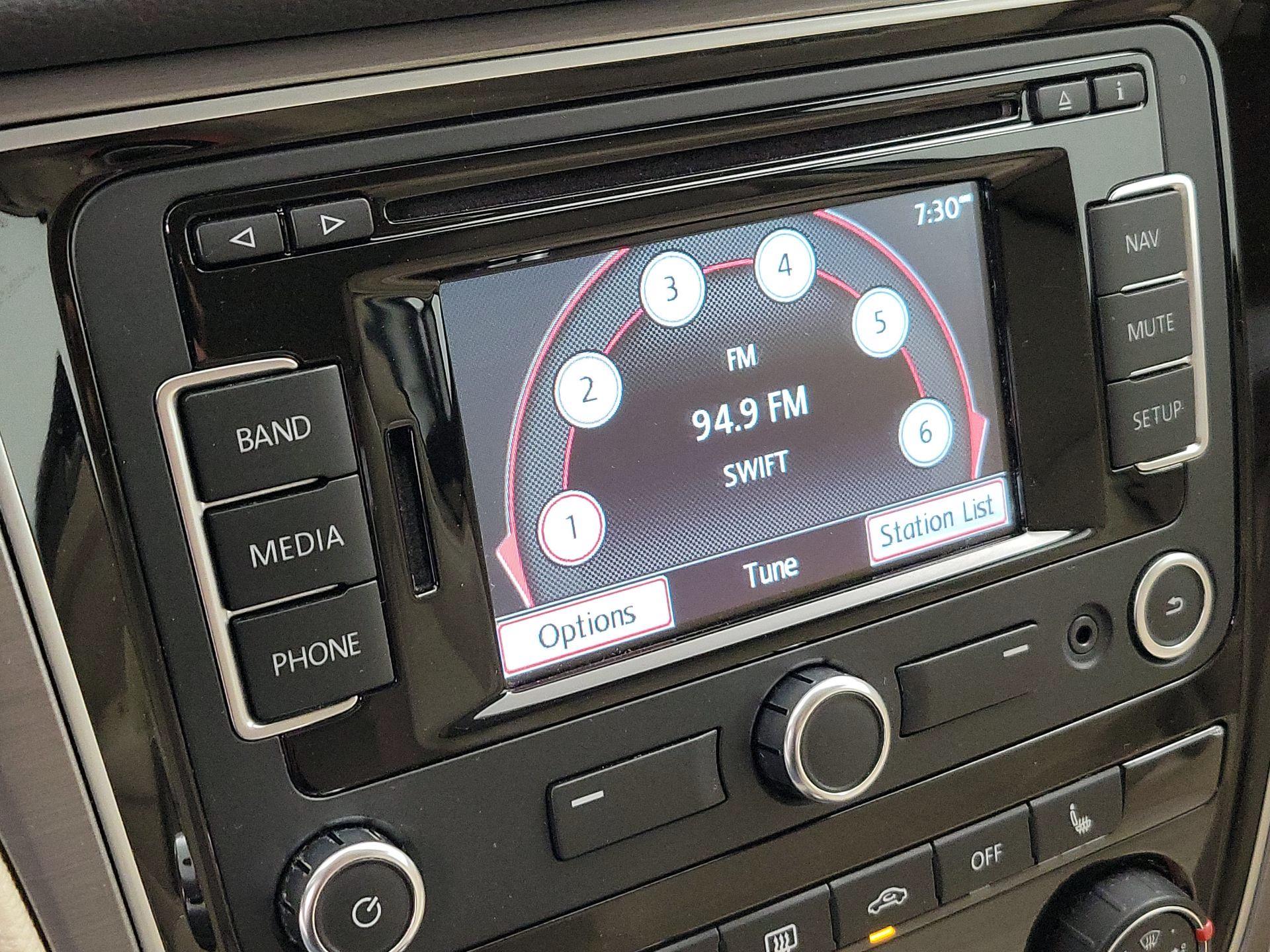 Thumbnail: 2015 Volkswagen Passat - 16