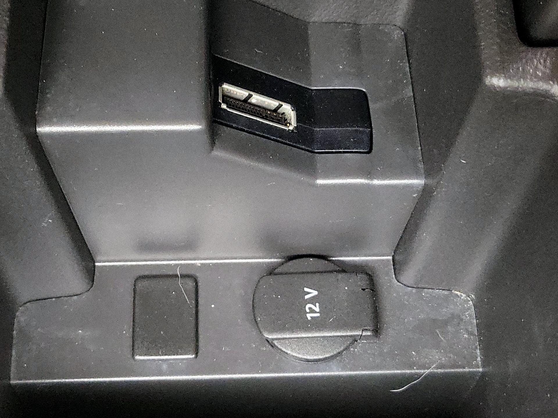 Thumbnail: 2015 Volkswagen Passat - 19