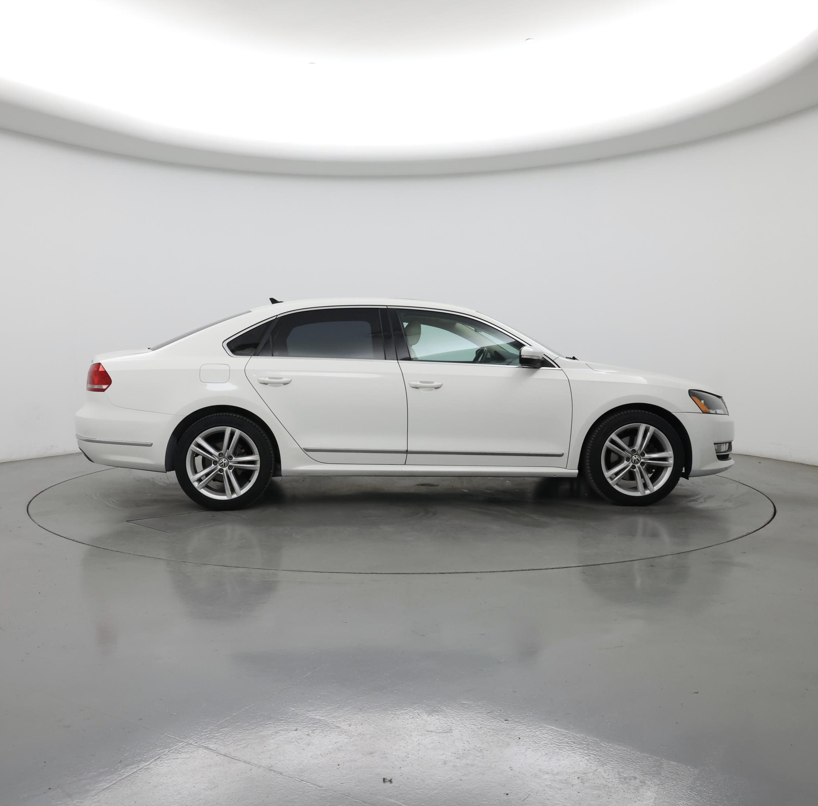 Thumbnail: 2015 Volkswagen Passat - 7