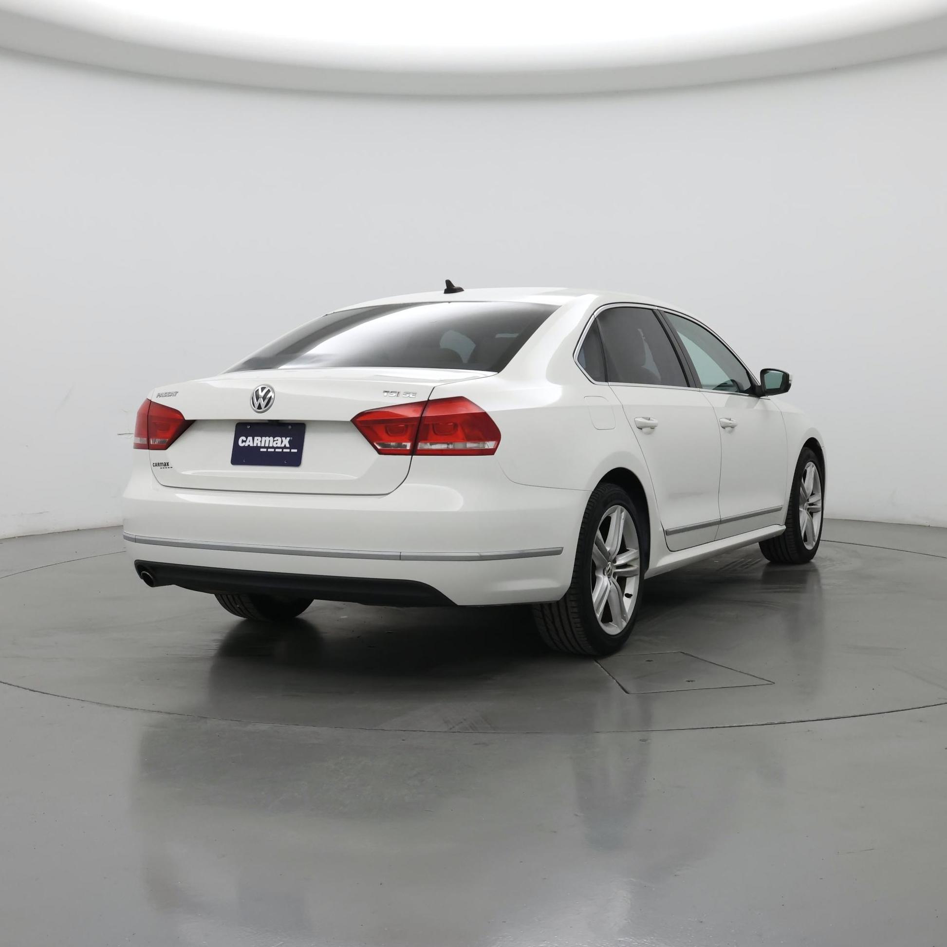 Thumbnail: 2015 Volkswagen Passat - 8