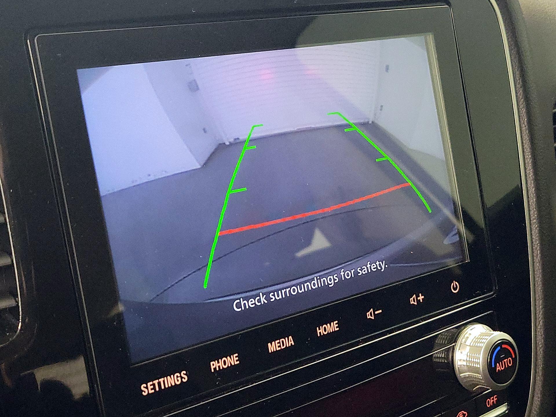 Thumbnail: 2020 Mitsubishi Outlander - 14