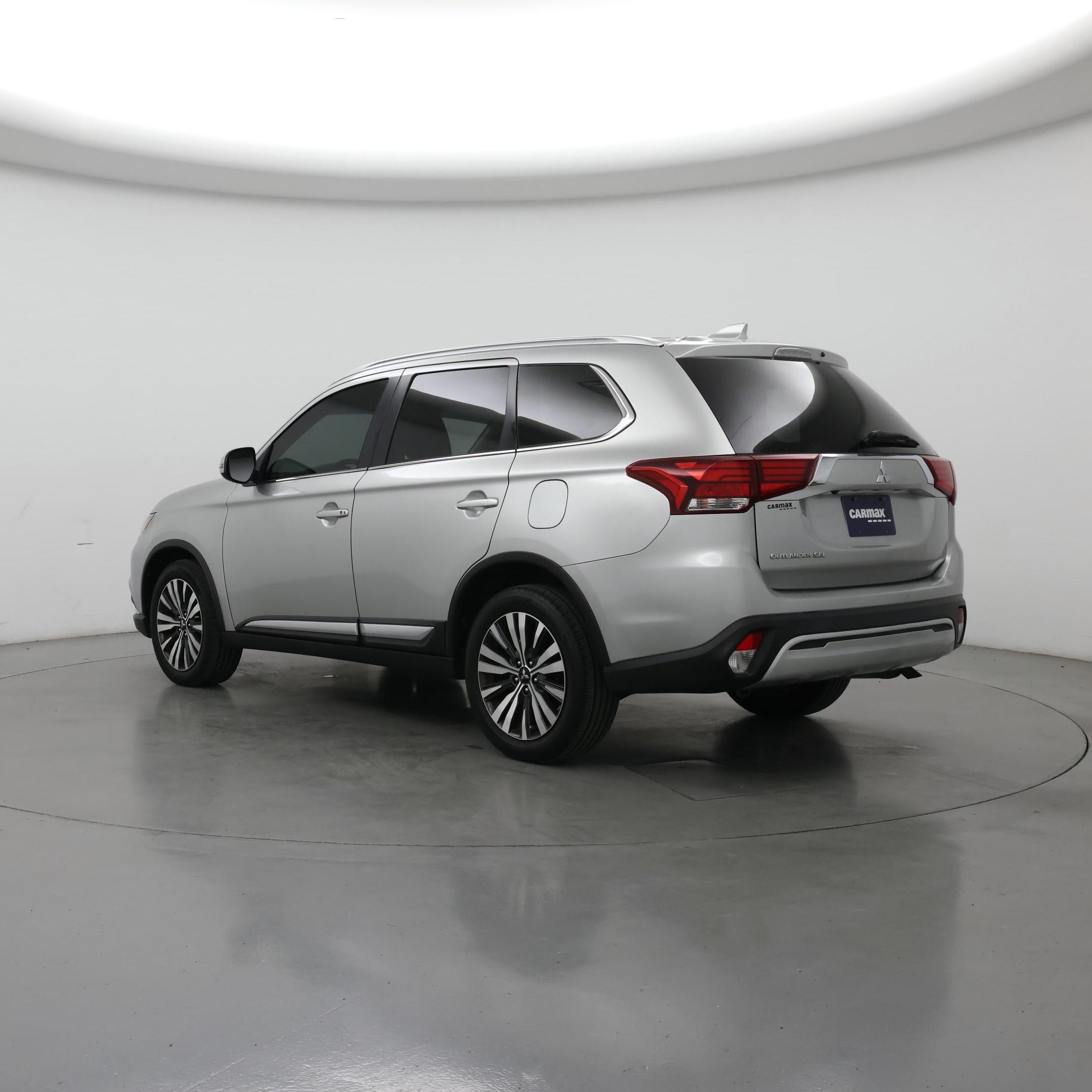 Thumbnail: 2020 Mitsubishi Outlander - 2