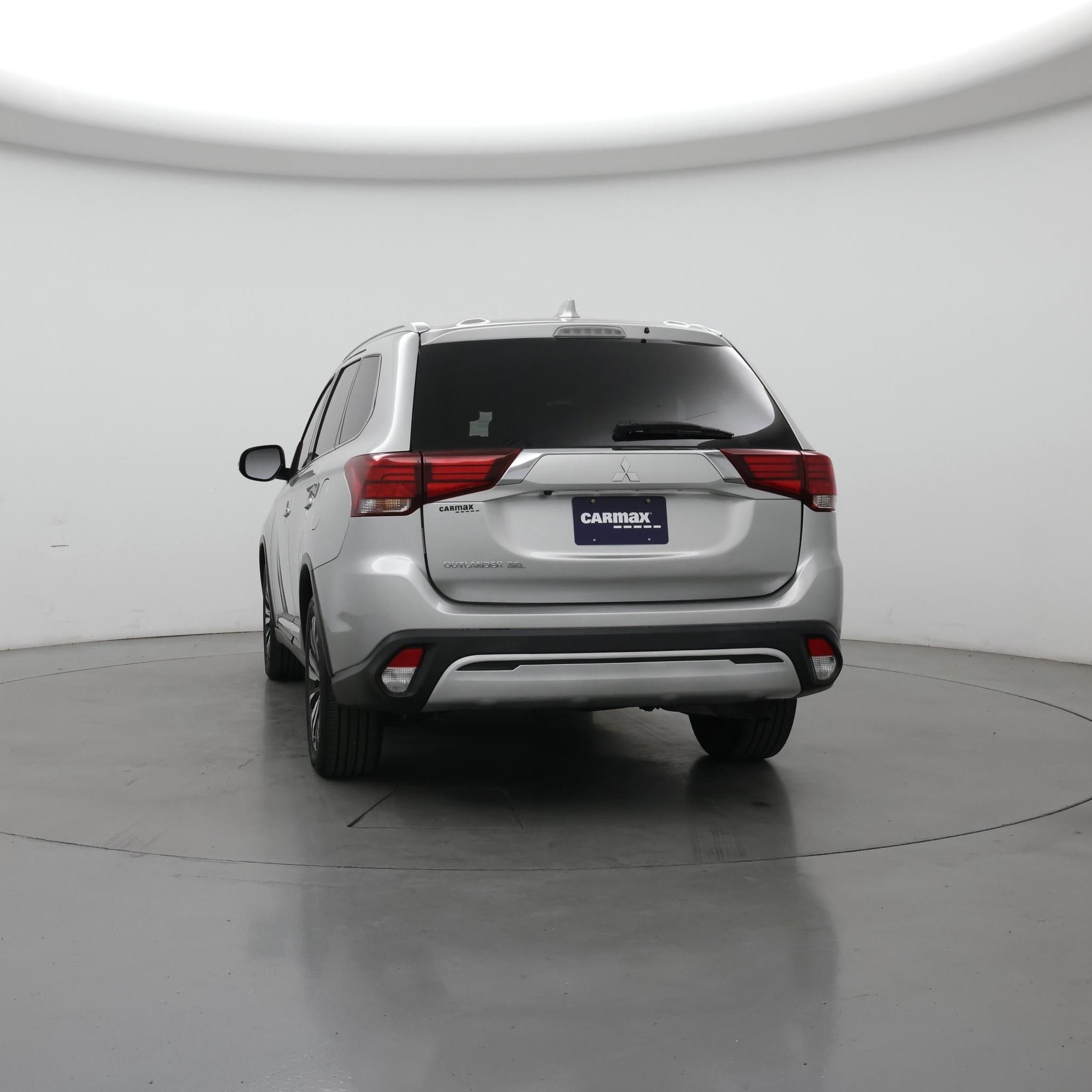 Thumbnail: 2020 Mitsubishi Outlander - 6