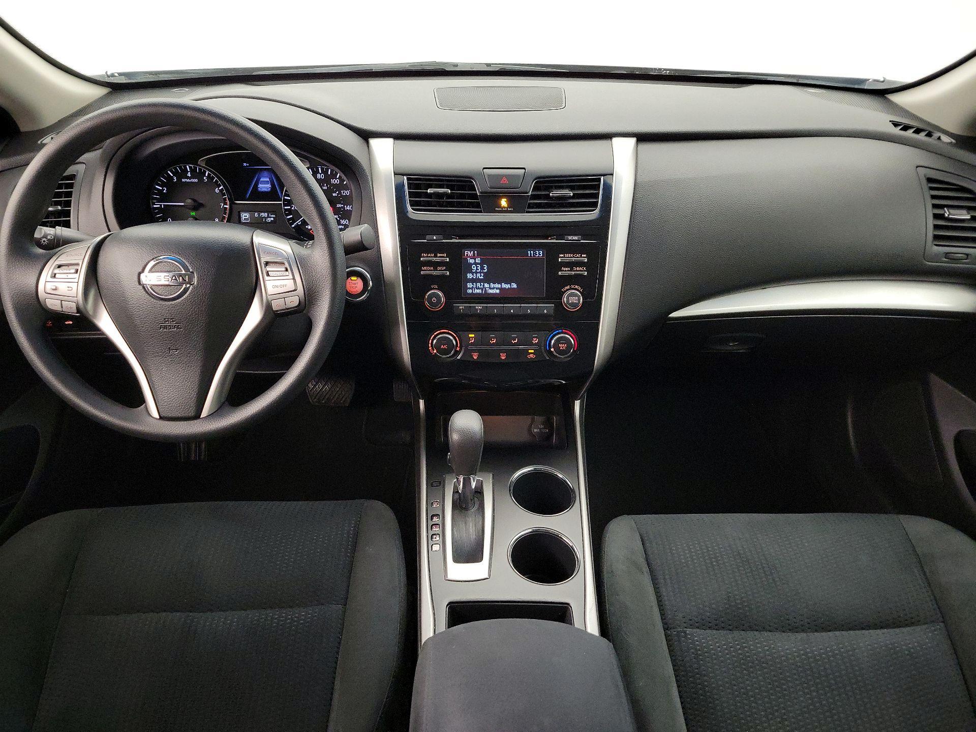 Thumbnail: 2015 Nissan Altima - 9