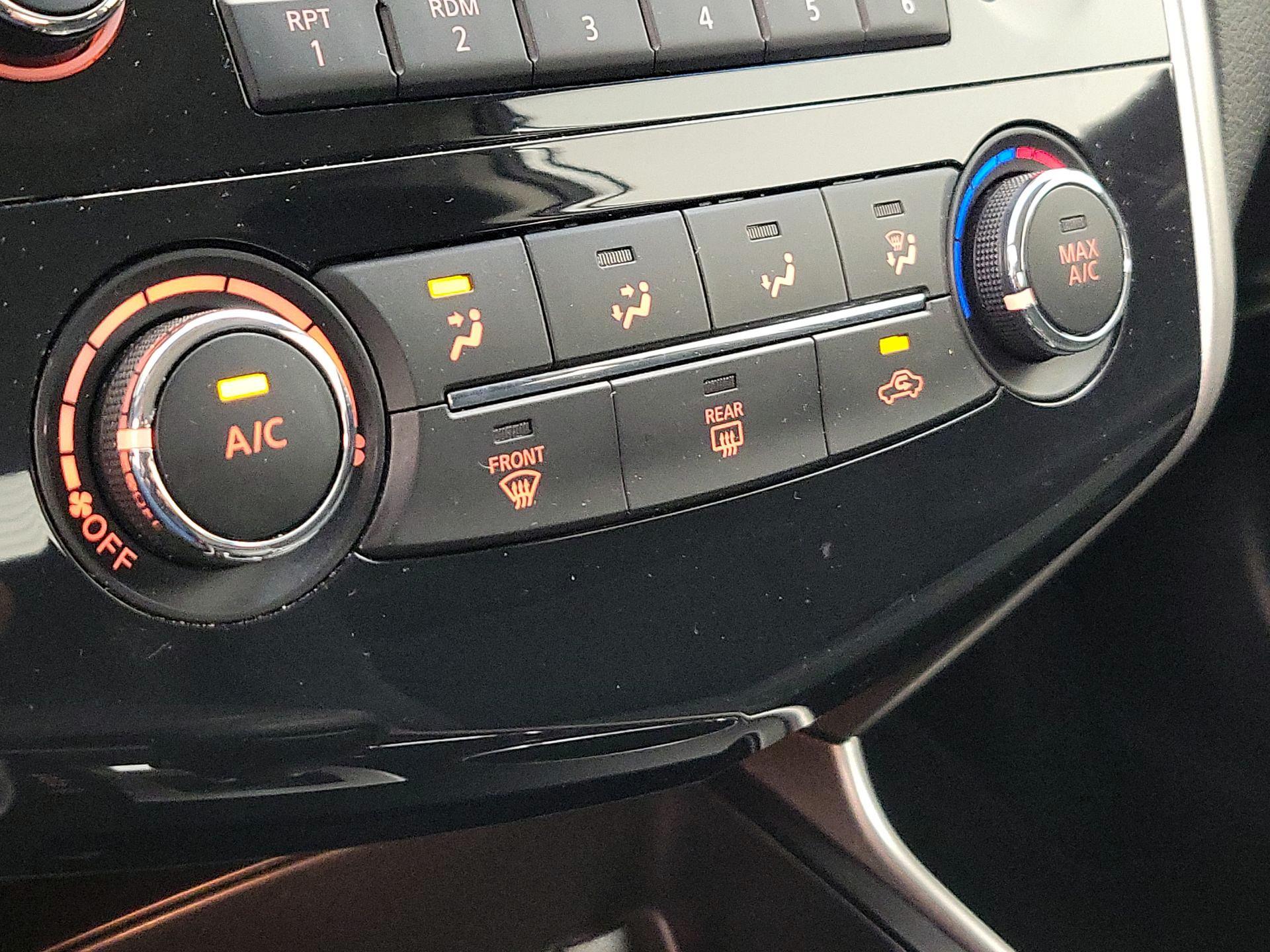 Thumbnail: 2015 Nissan Altima - 16