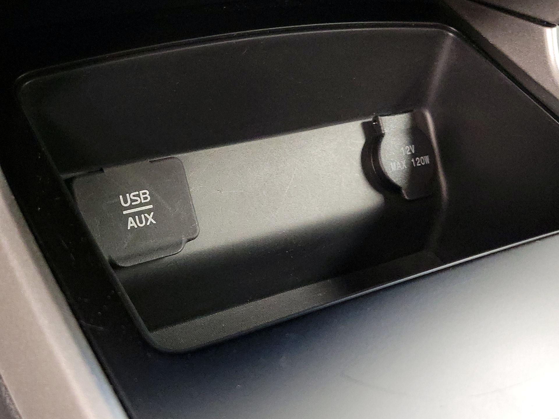 Thumbnail: 2015 Nissan Altima - 18