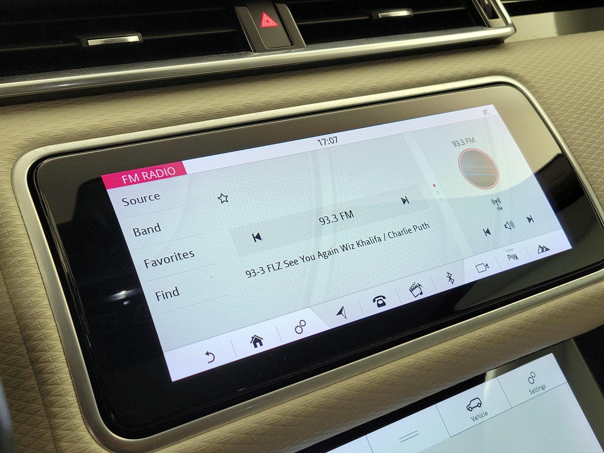 Thumbnail: 2019 Land Rover Range Rover Velar - 16