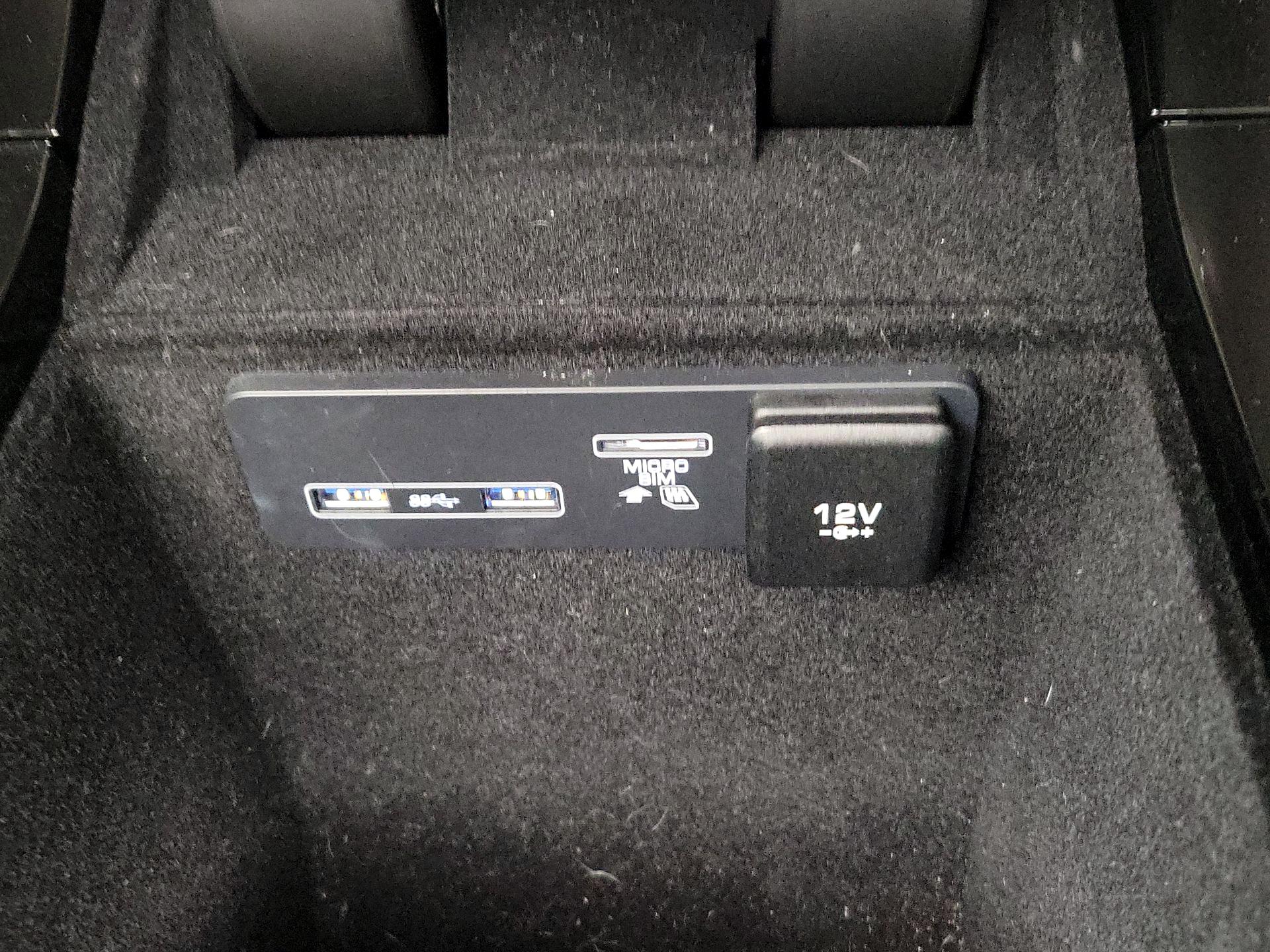 Thumbnail: 2019 Land Rover Range Rover Velar - 19