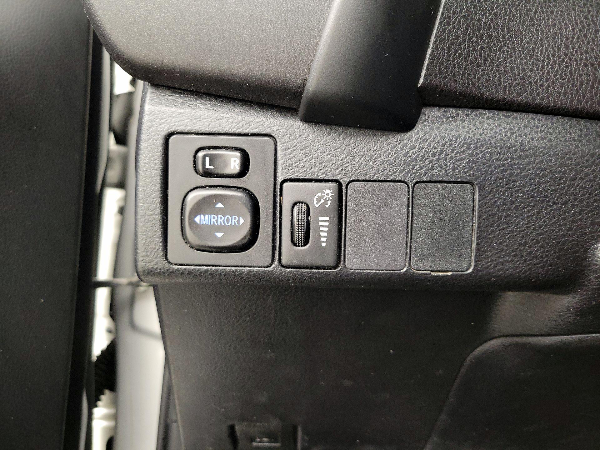 Thumbnail: 2017 Toyota Corolla - 13