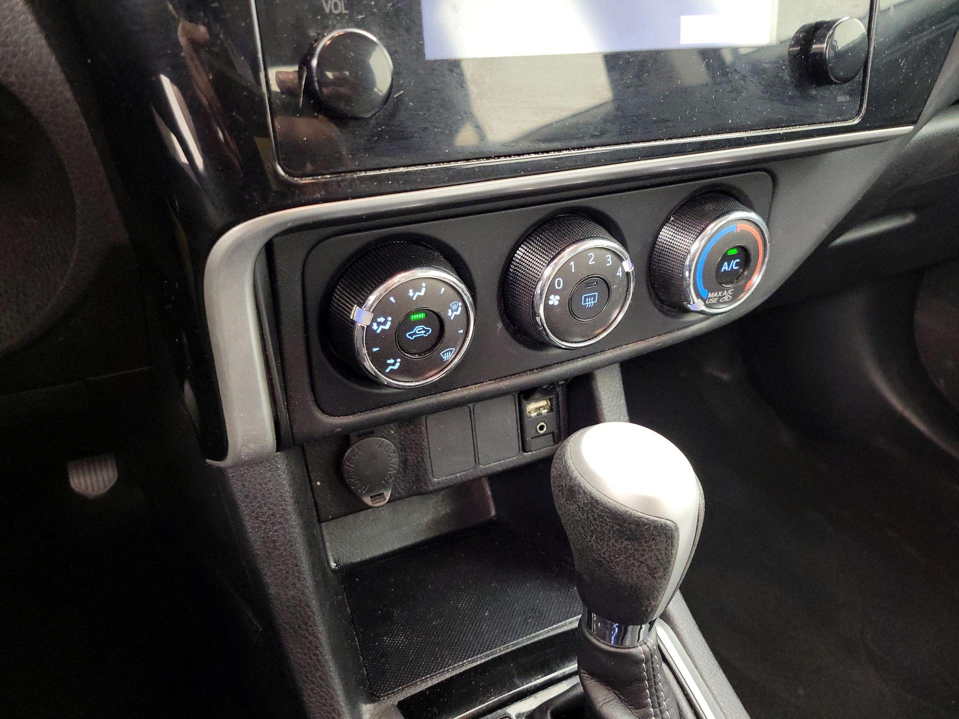 Thumbnail: 2017 Toyota Corolla - 16