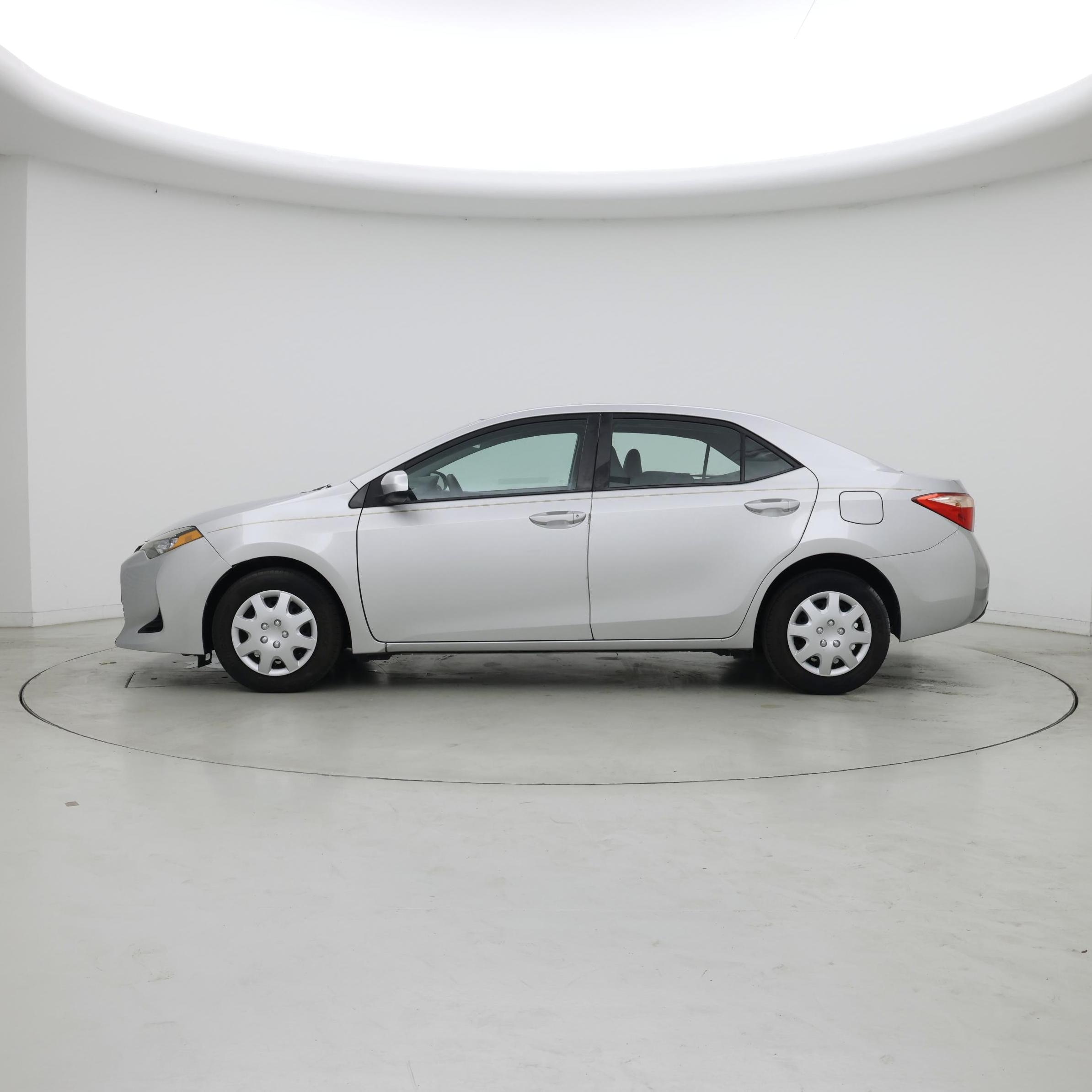 Thumbnail: 2017 Toyota Corolla - 3