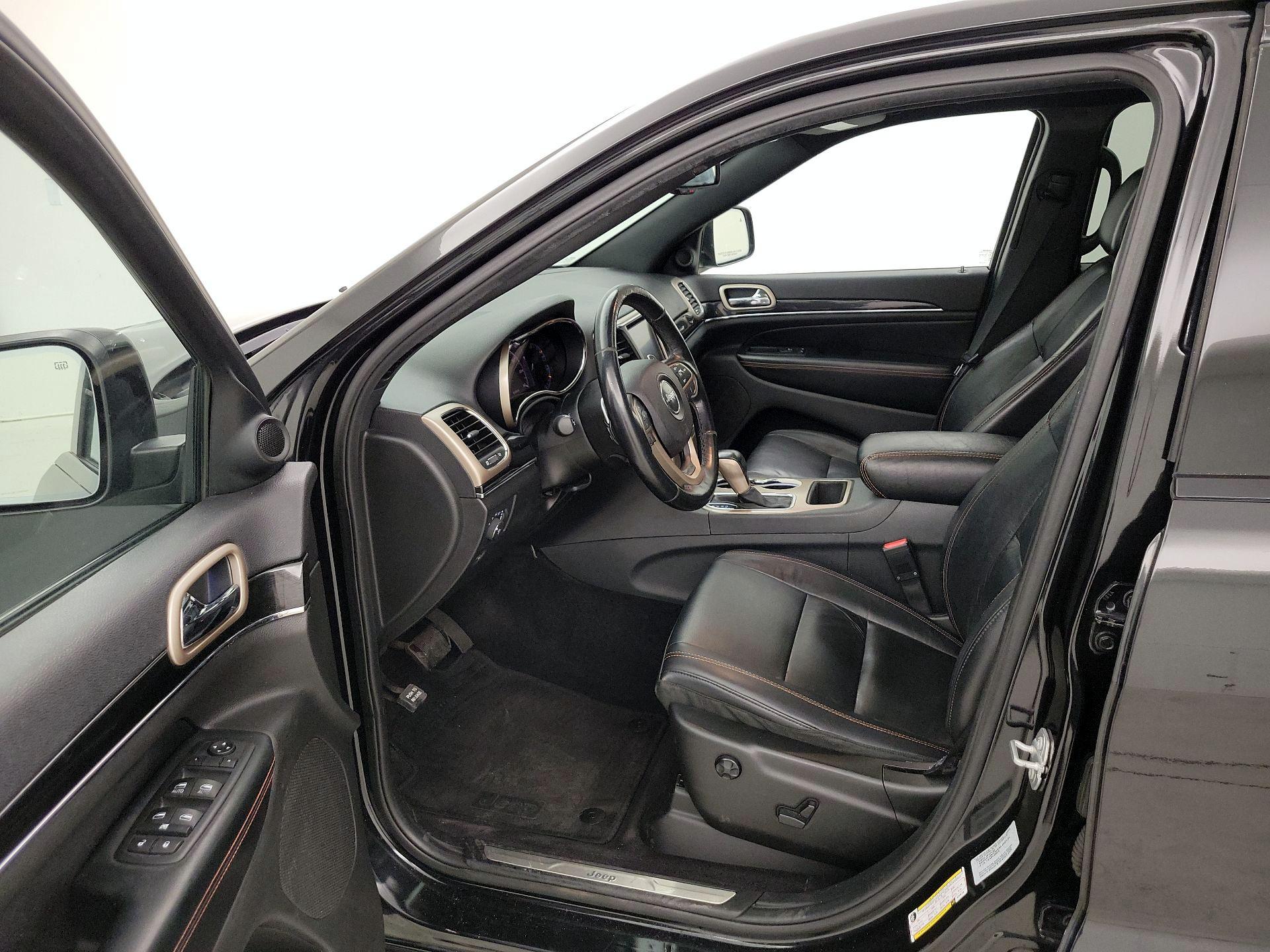 Thumbnail: 2016 Jeep Grand Cherokee - 11