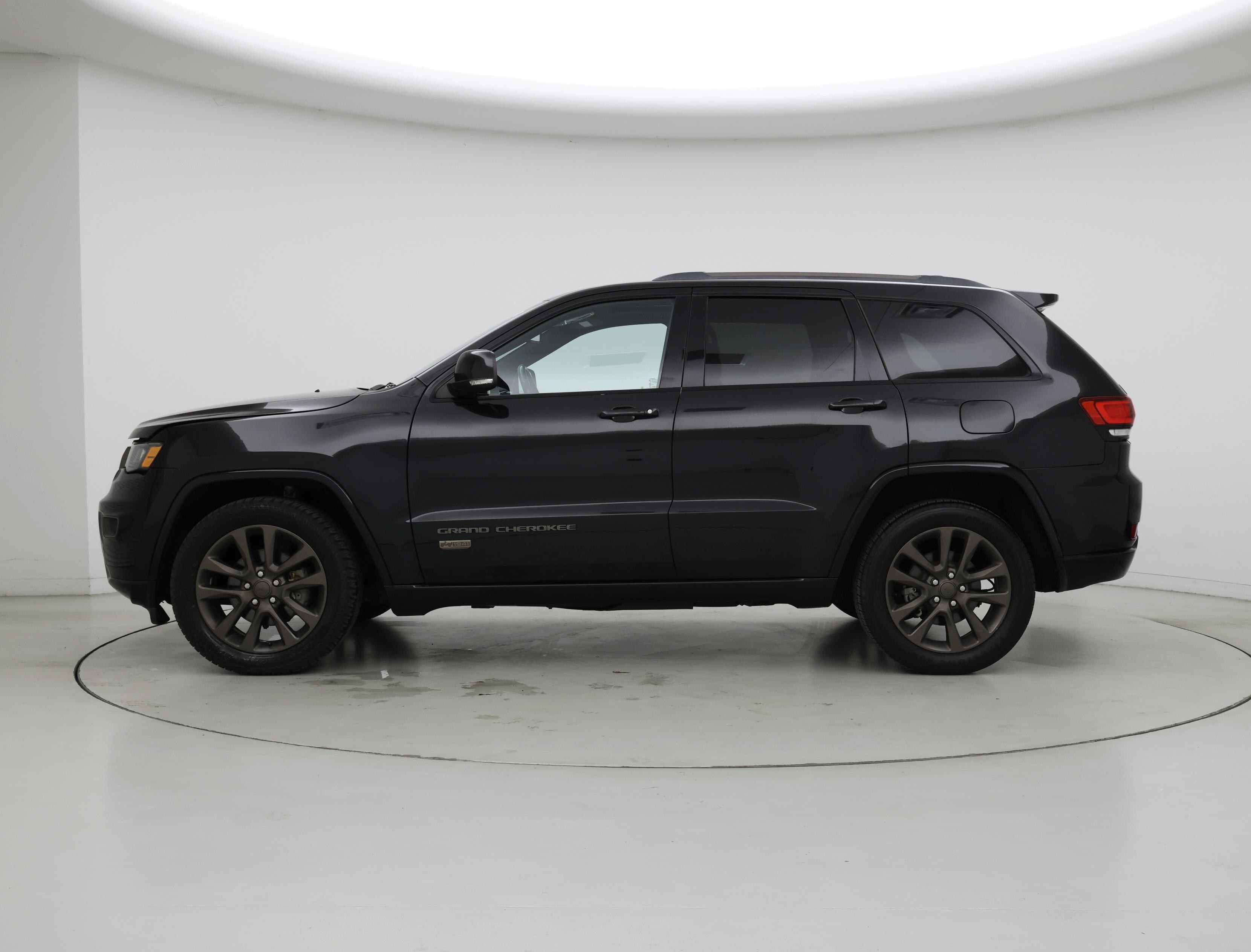 Thumbnail: 2016 Jeep Grand Cherokee - 3