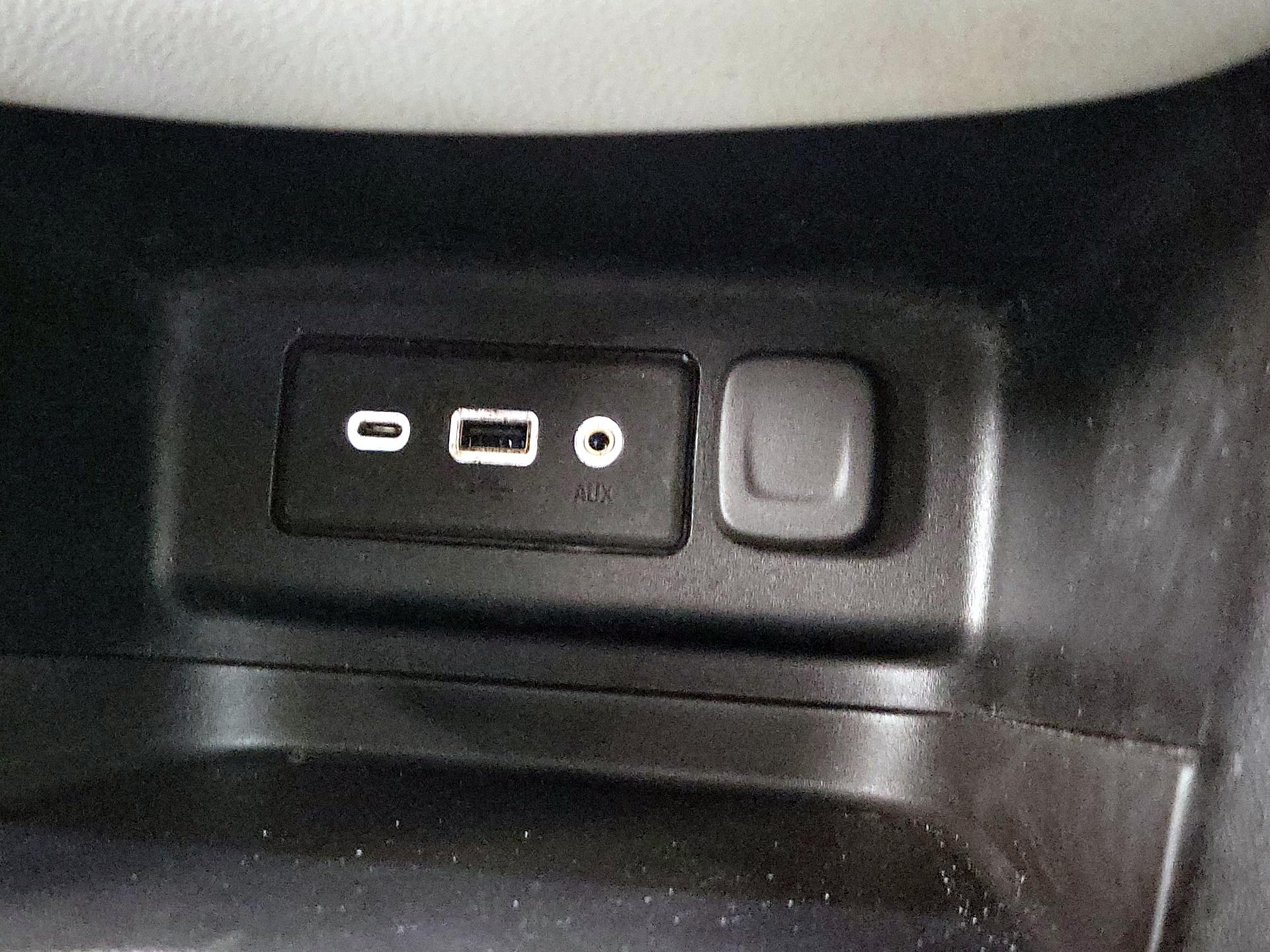 Thumbnail: 2019 Chevrolet Equinox - 18