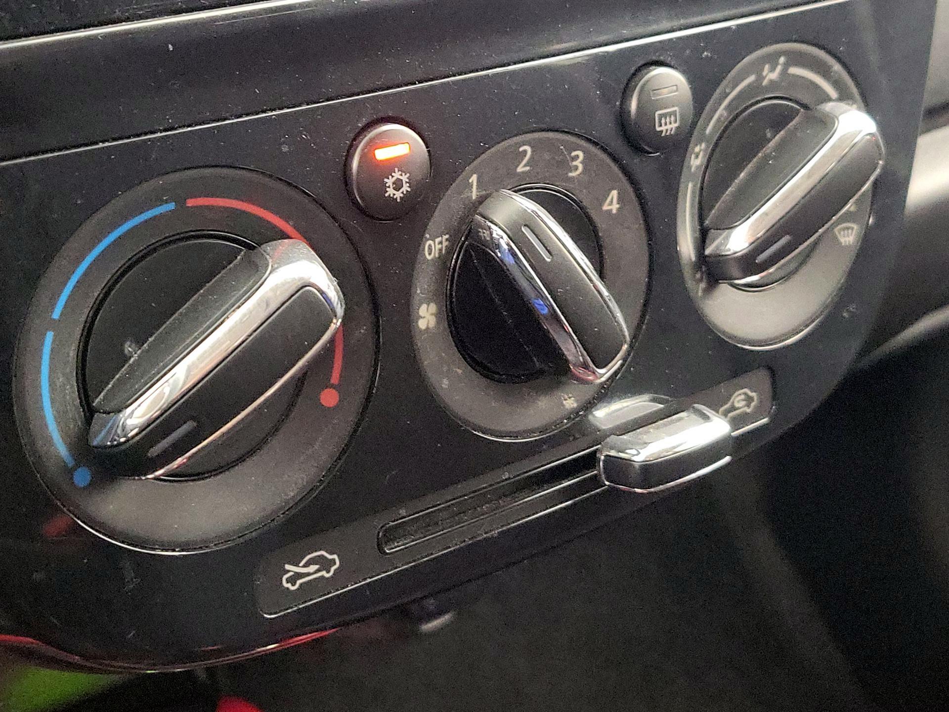 Thumbnail: 2019 Mitsubishi Mirage - 16