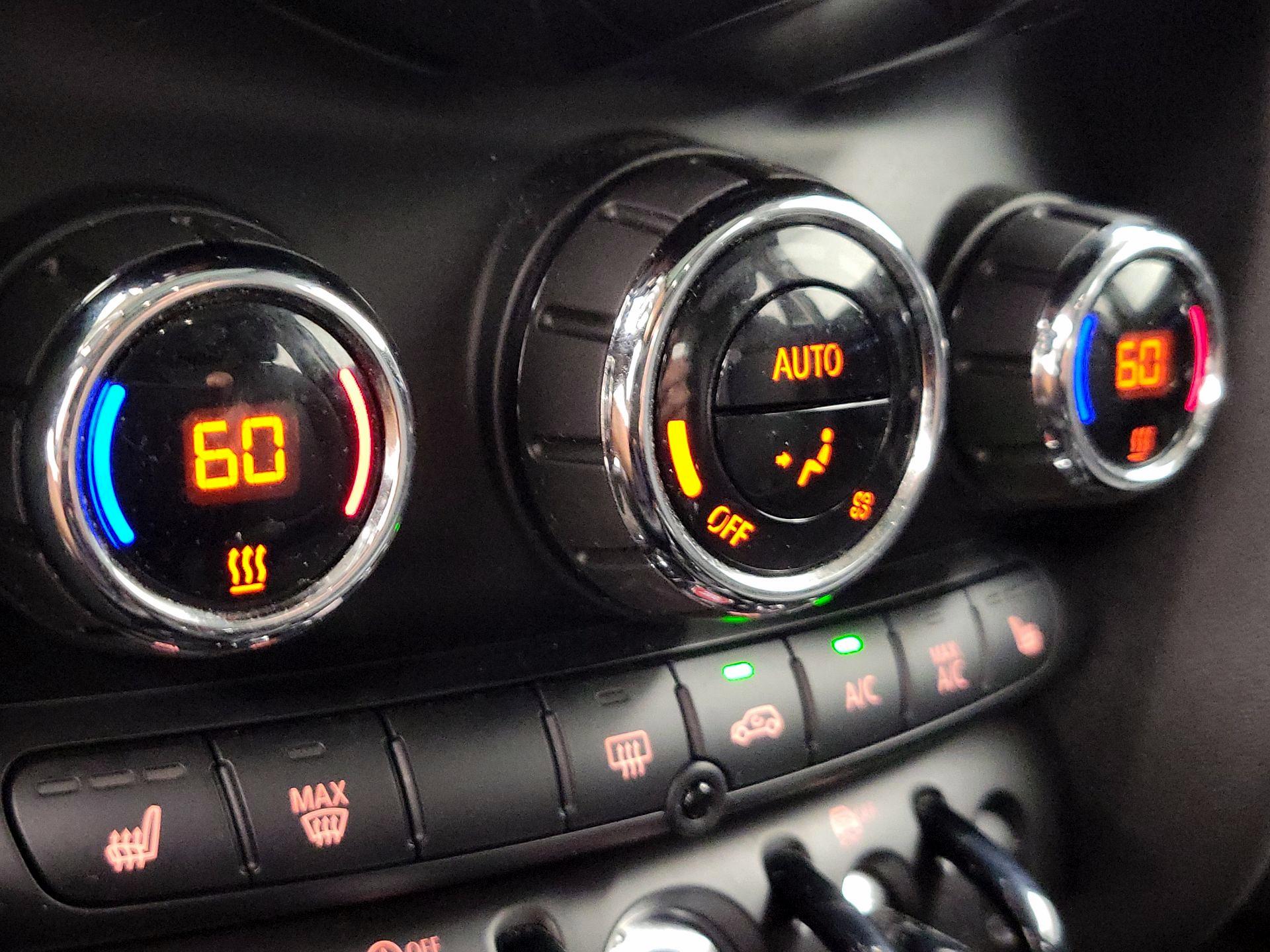 Thumbnail: 2022 MINI Cooper Hardtop - 17