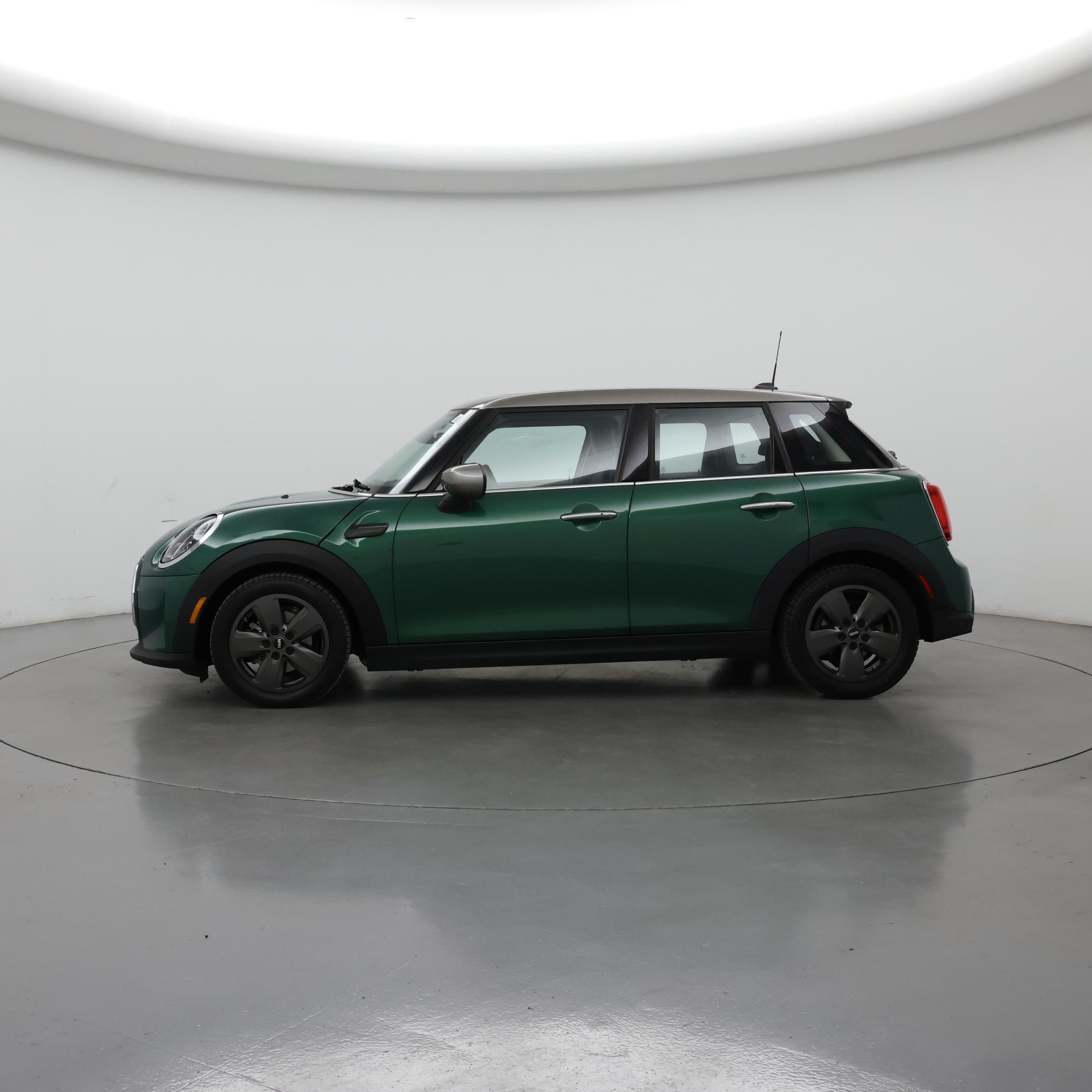 Thumbnail: 2022 MINI Cooper Hardtop - 3