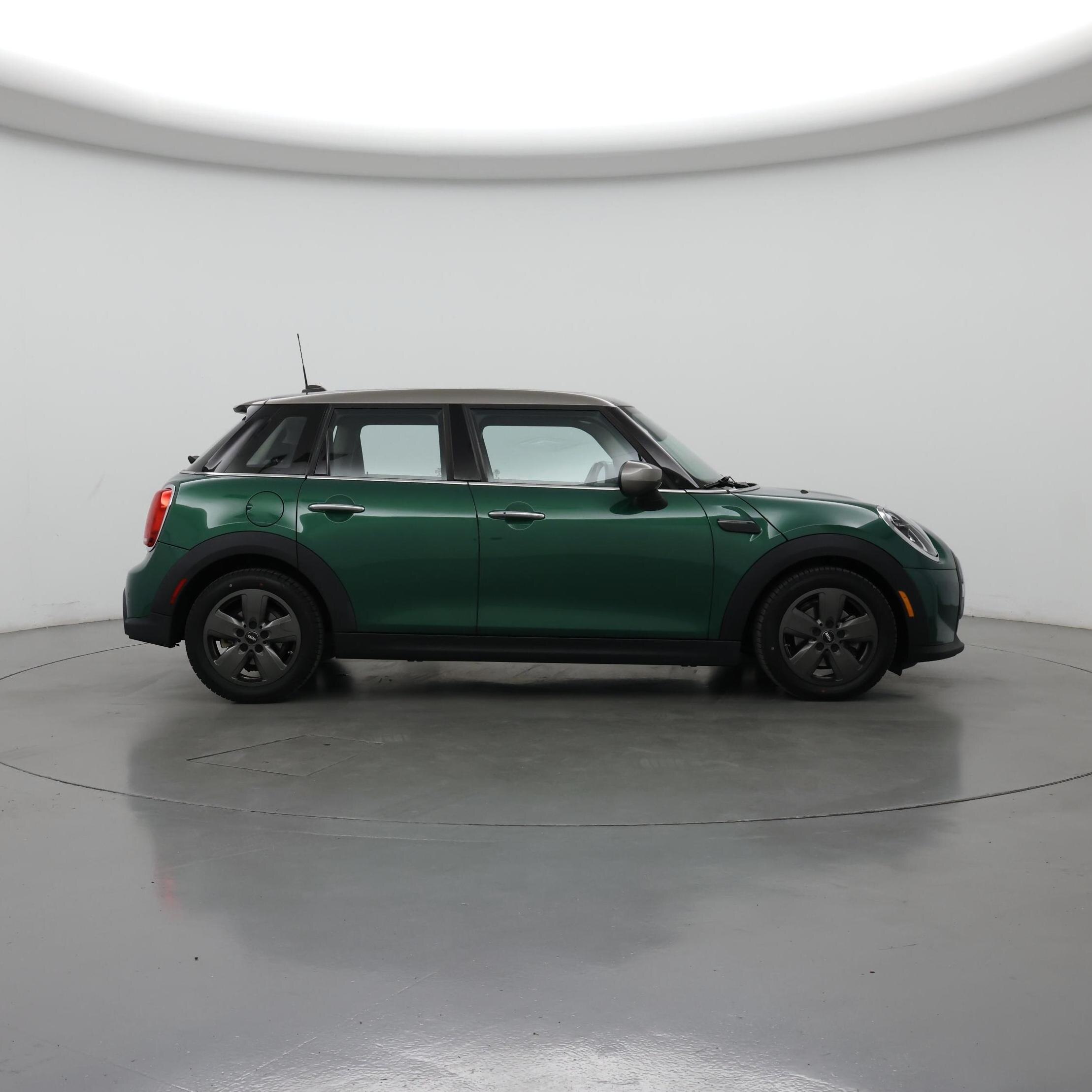 Thumbnail: 2022 MINI Cooper Hardtop - 7