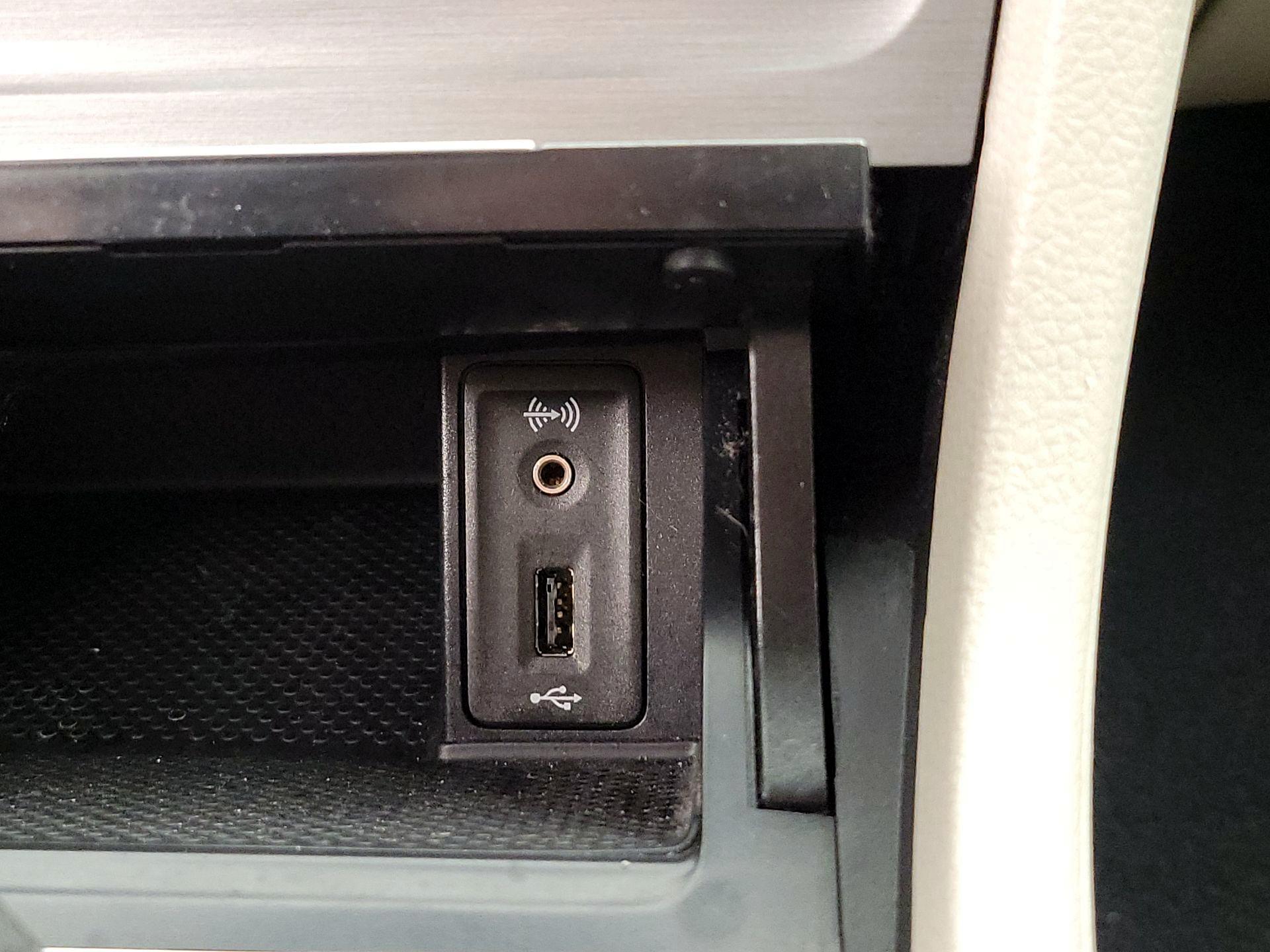 Thumbnail: 2016 Volkswagen Golf - 18