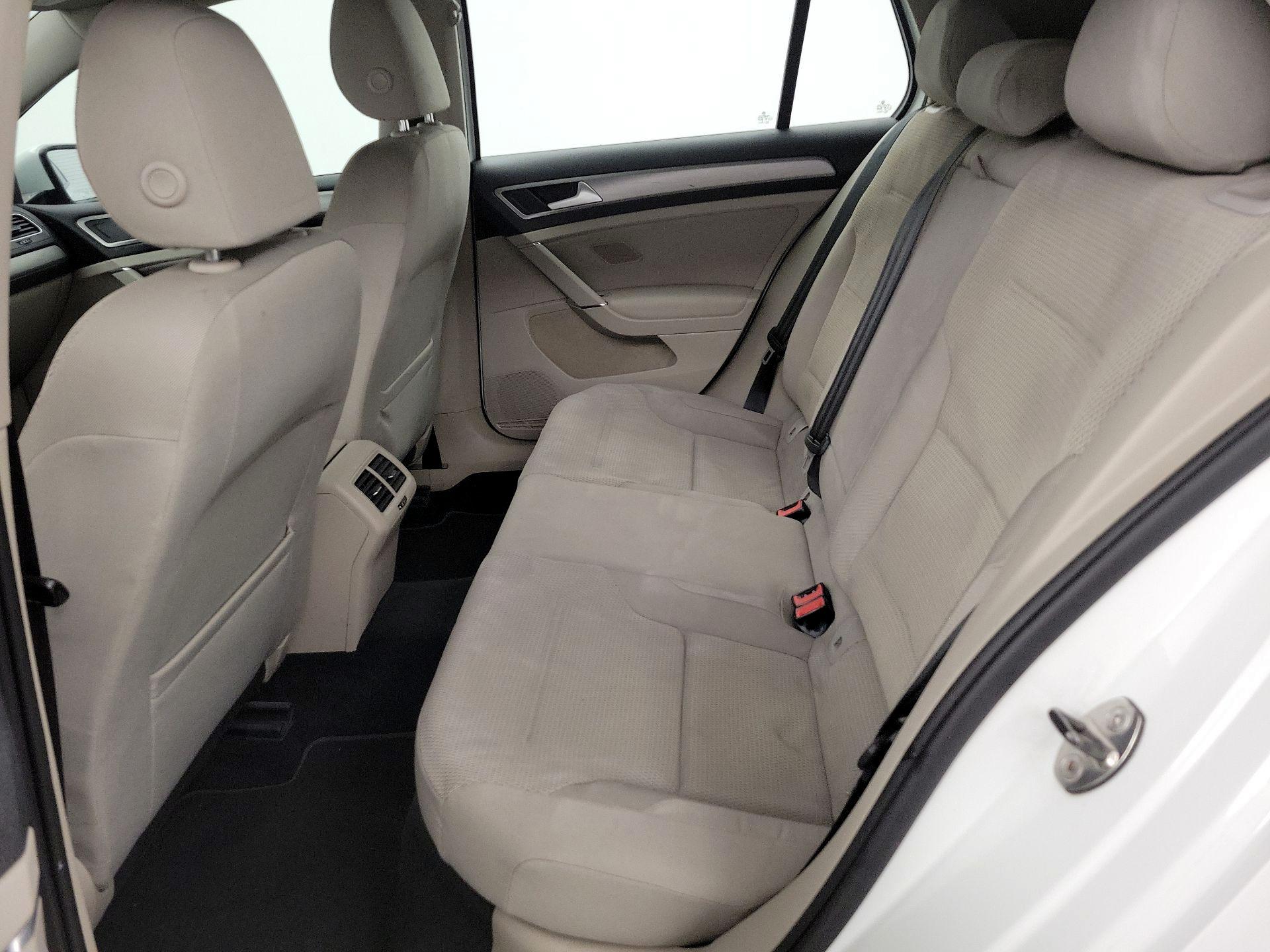 Thumbnail: 2016 Volkswagen Golf - 19