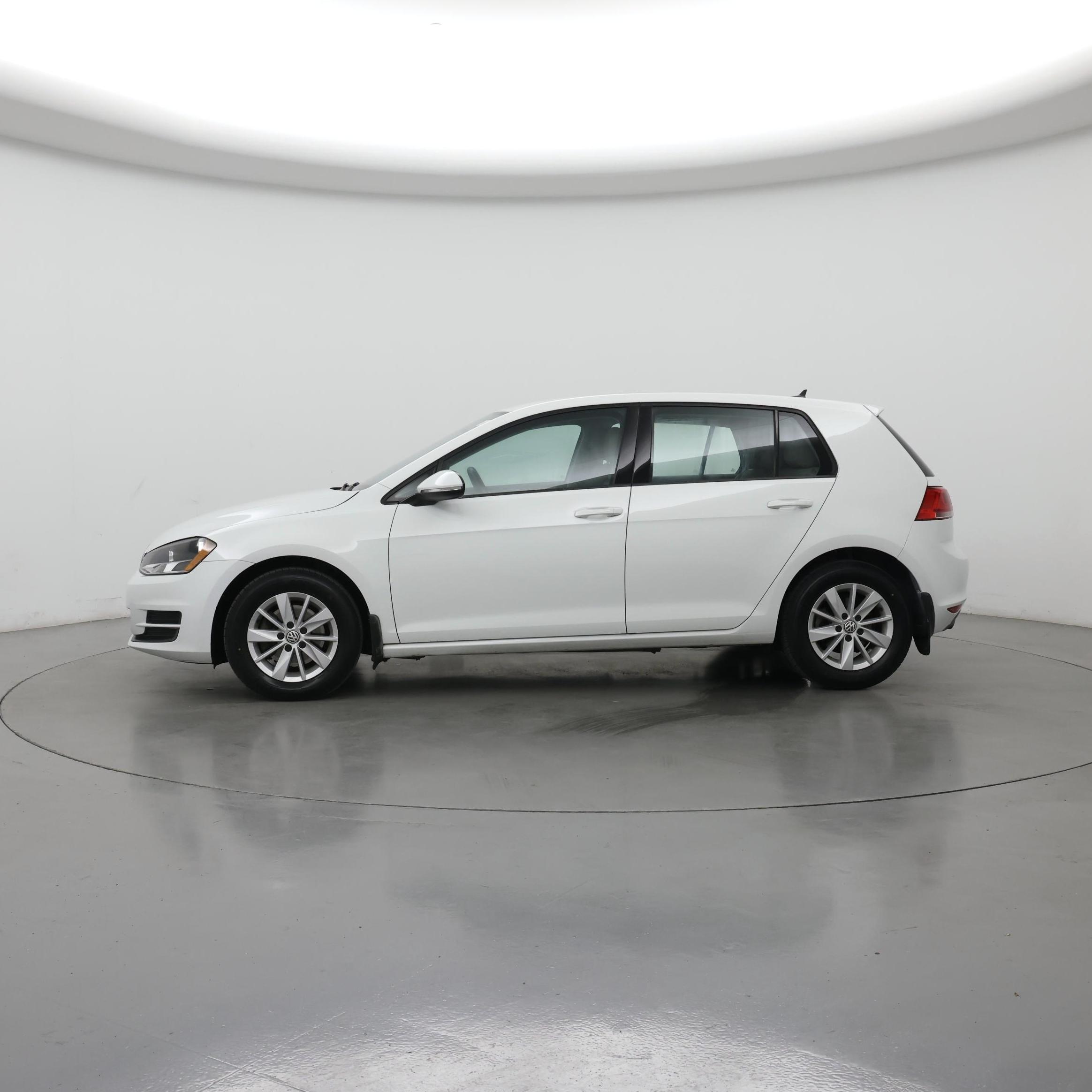 Thumbnail: 2016 Volkswagen Golf - 3