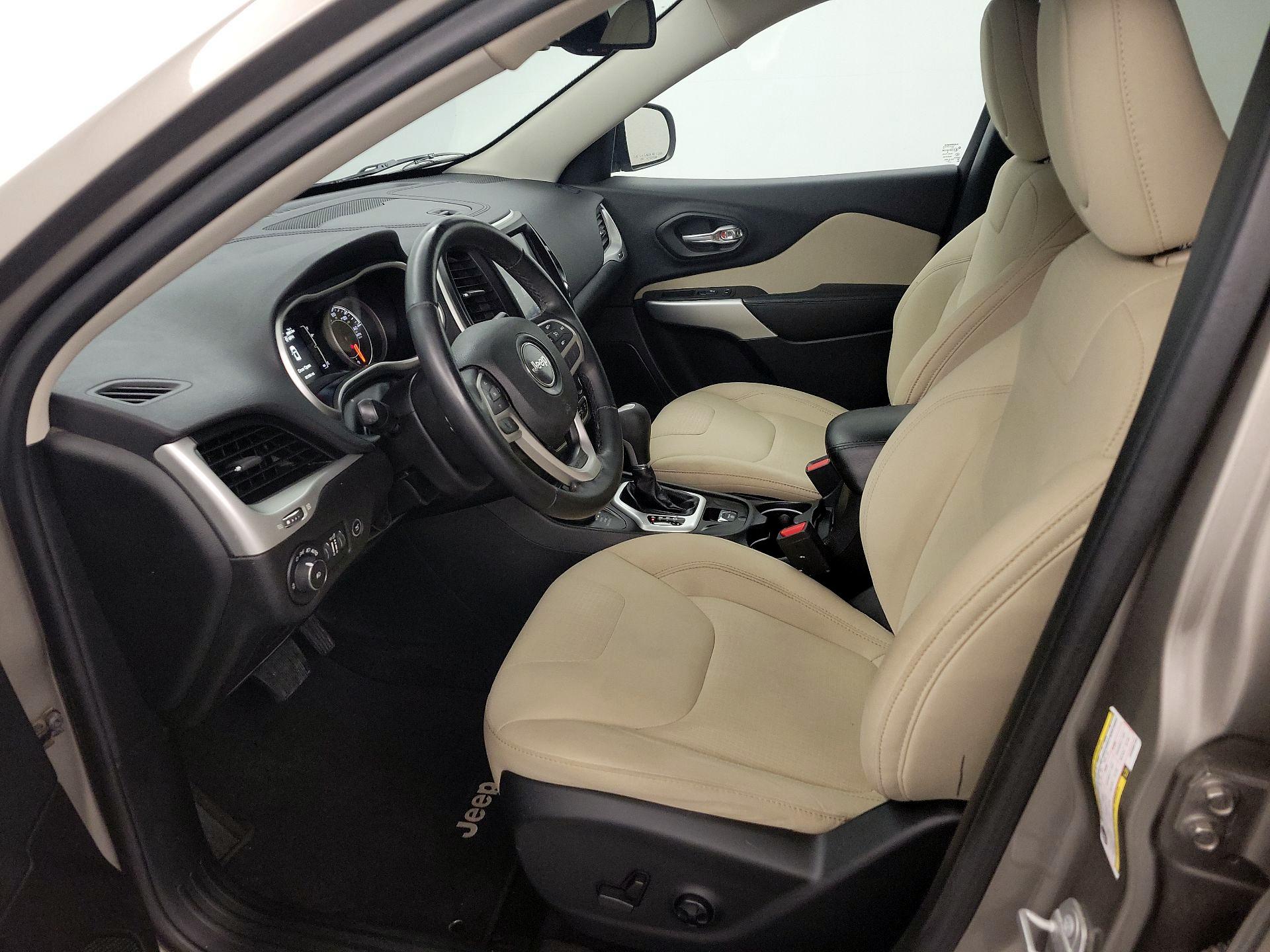 Thumbnail: 2017 Jeep Cherokee - 11