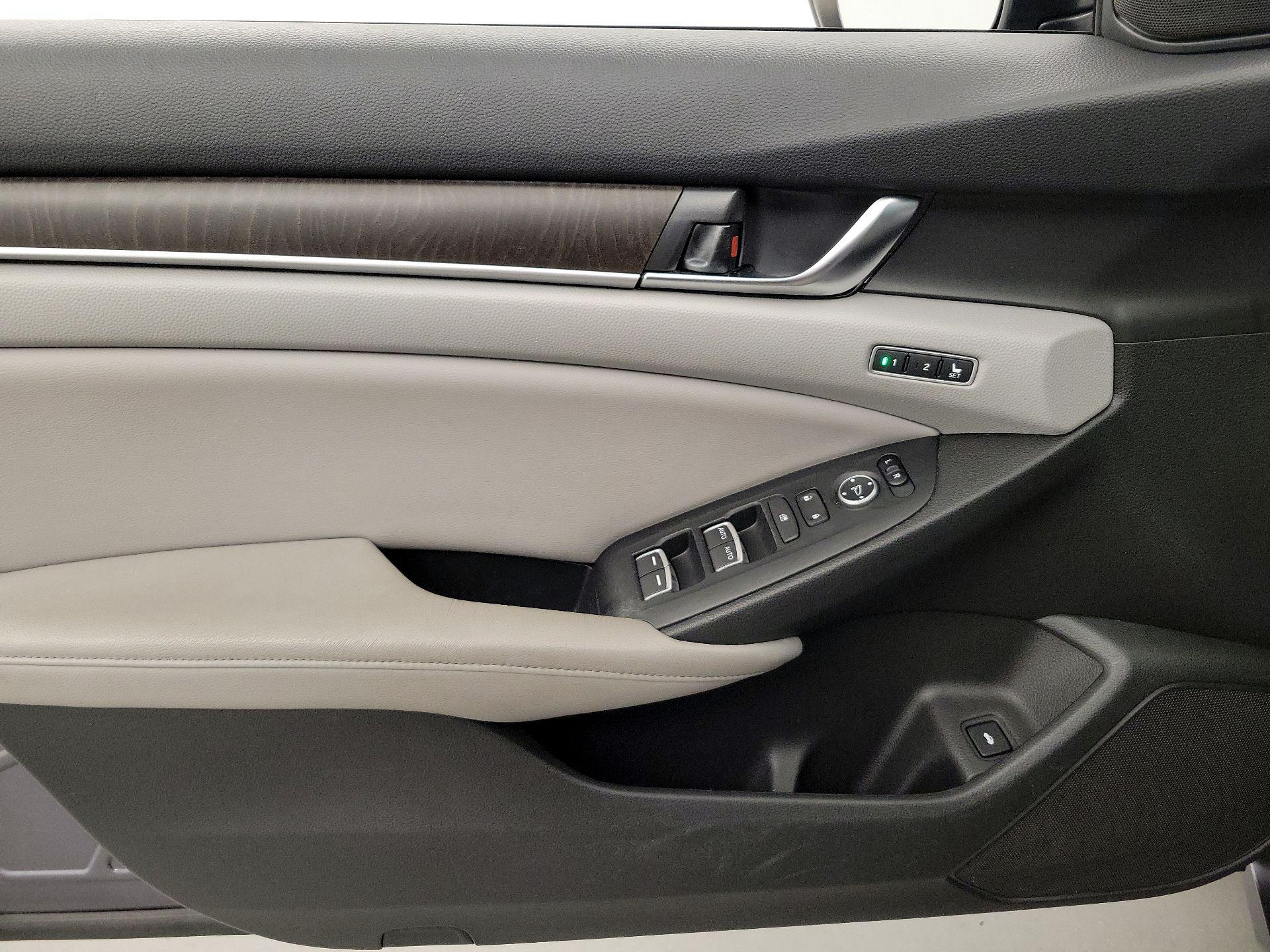 Thumbnail: 2018 Honda Accord - 12