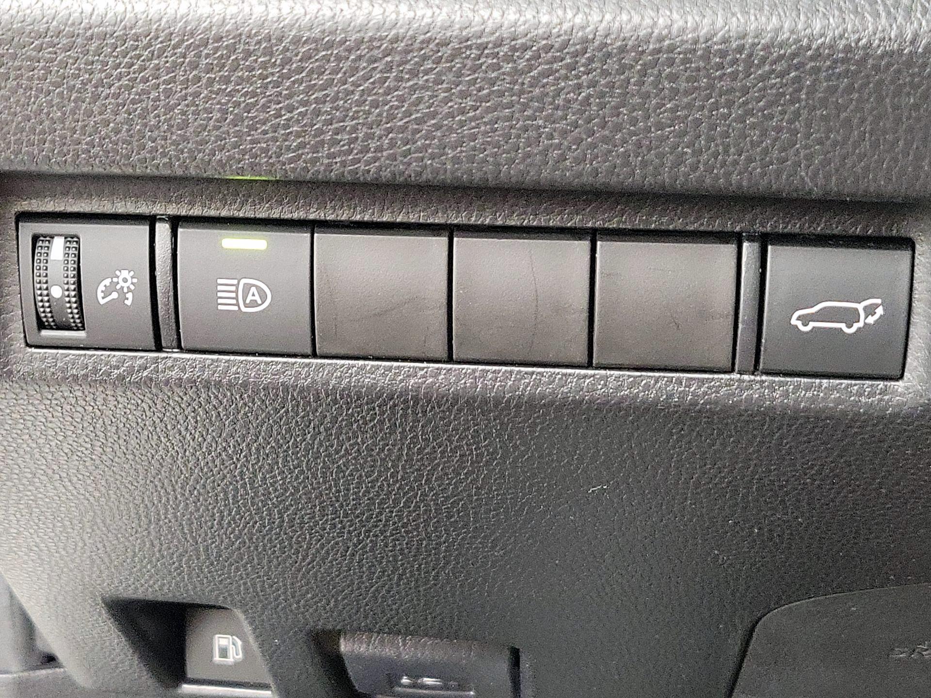 Thumbnail: 2022 Toyota RAV4 - 13