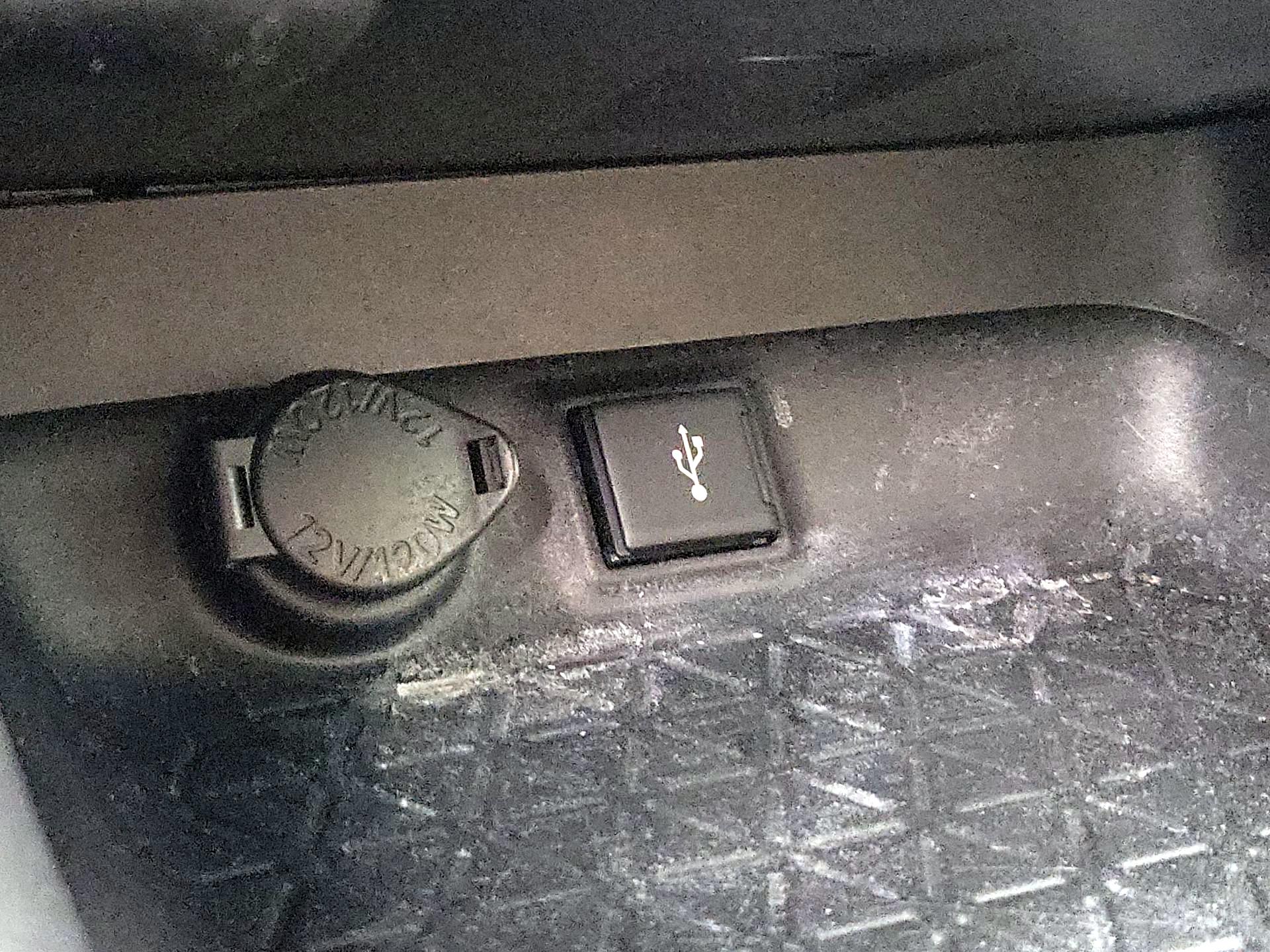 Thumbnail: 2022 Toyota RAV4 - 18