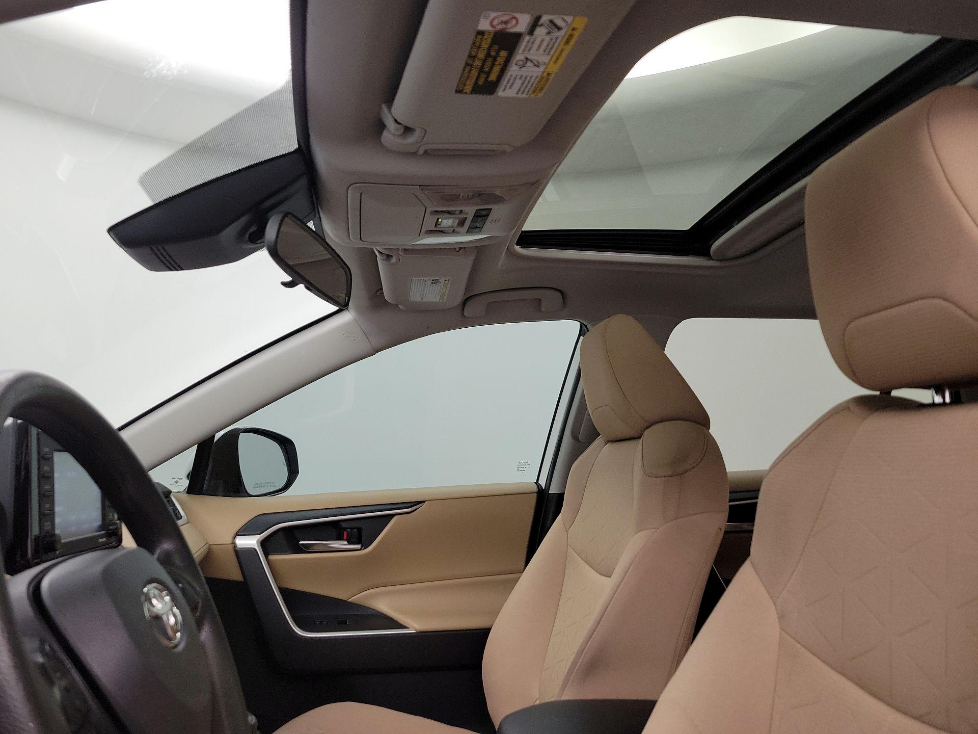 Thumbnail: 2022 Toyota RAV4 - 19