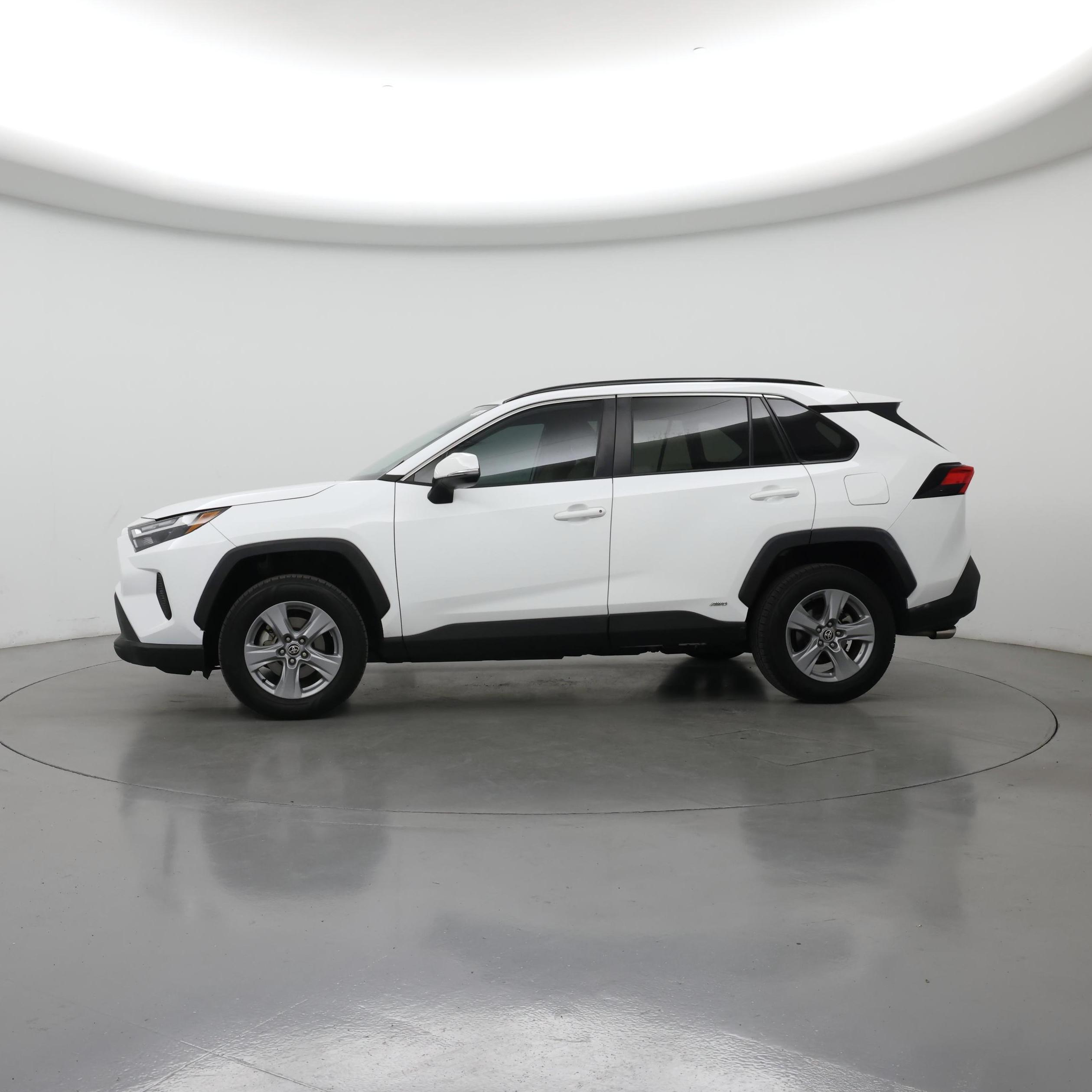 Thumbnail: 2022 Toyota RAV4 - 3