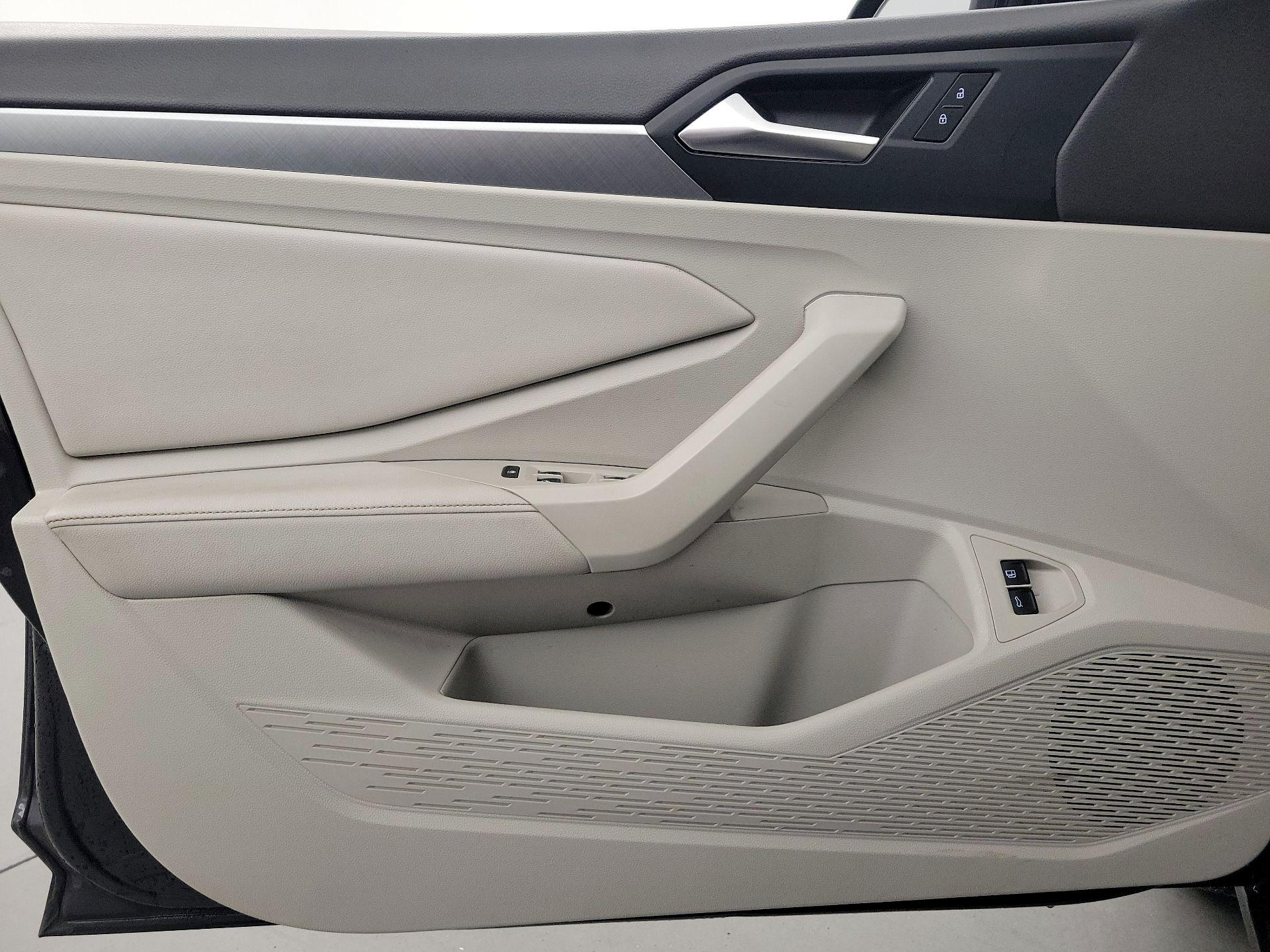 Thumbnail: 2022 Volkswagen Jetta - 12