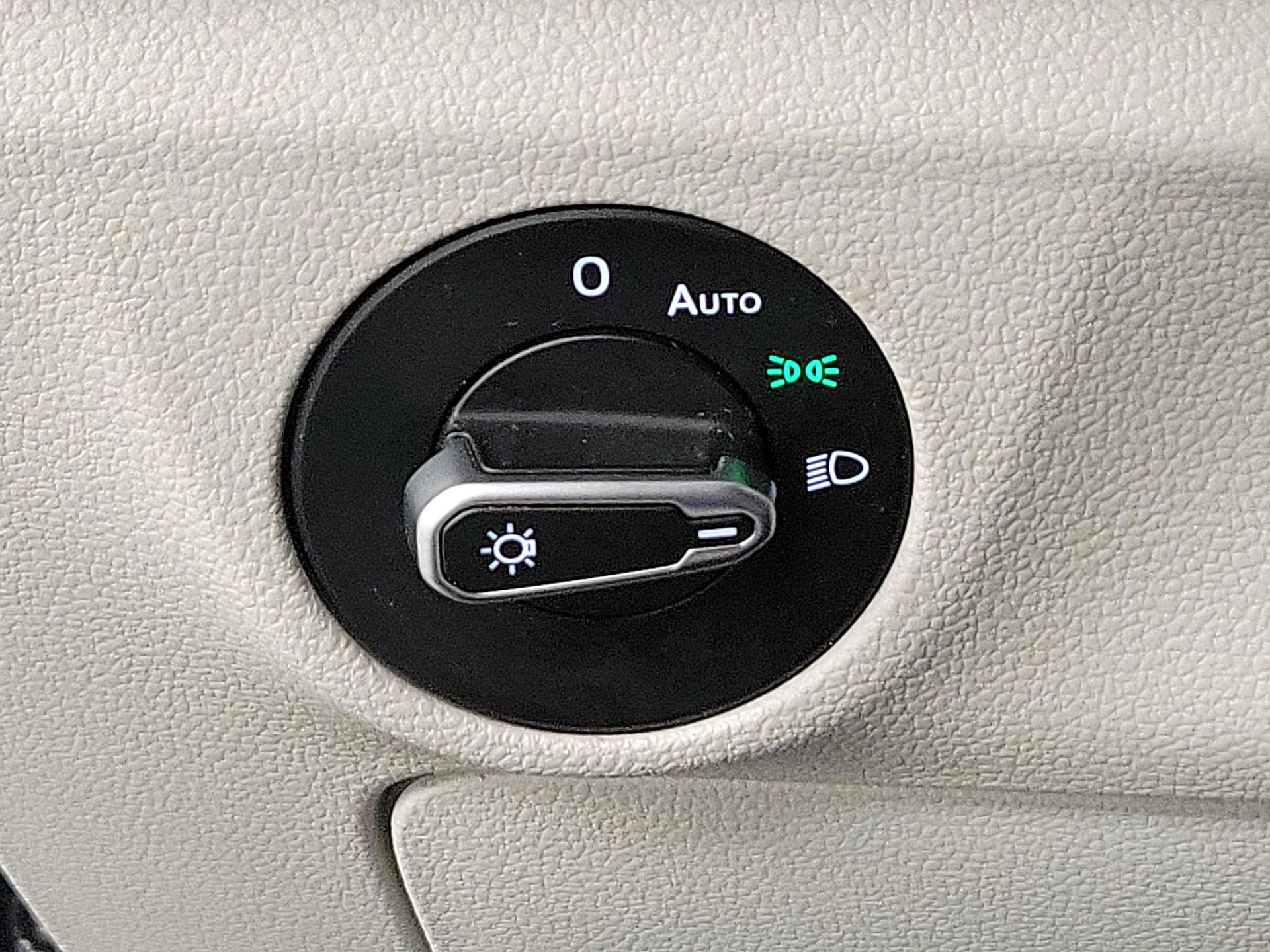 Thumbnail: 2022 Volkswagen Jetta - 13