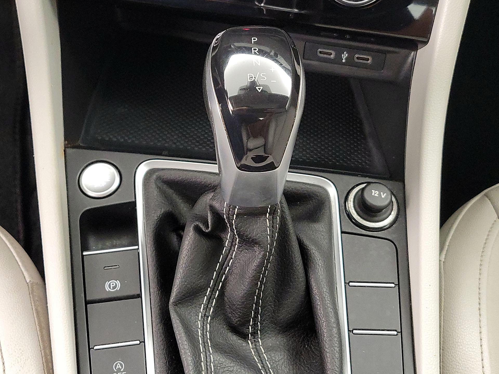 Thumbnail: 2022 Volkswagen Jetta - 17