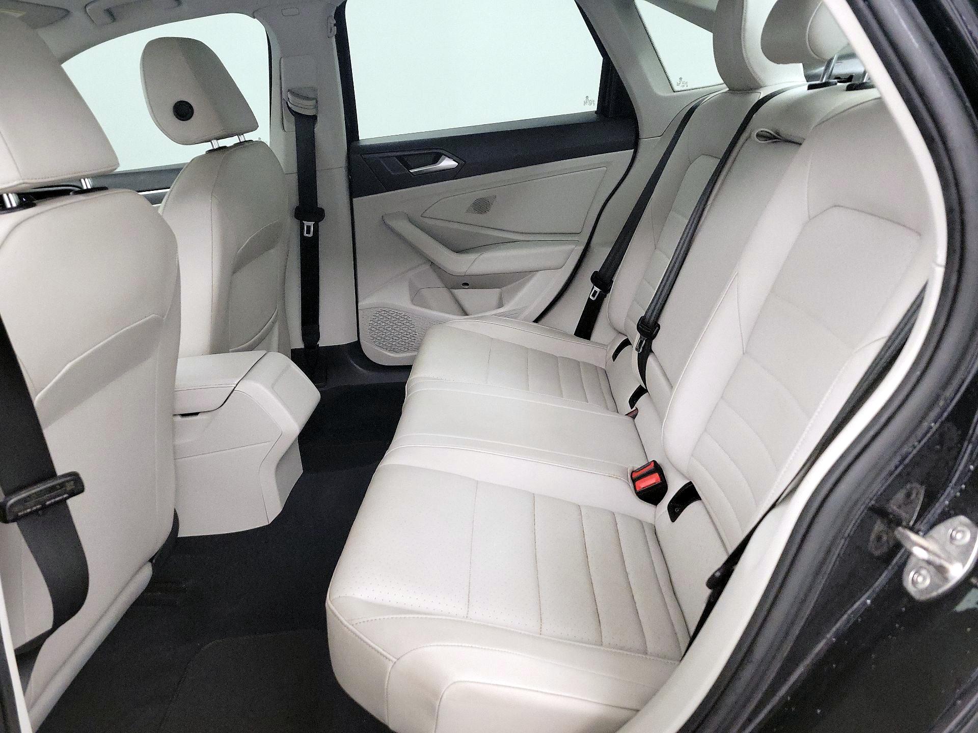 Thumbnail: 2022 Volkswagen Jetta - 20