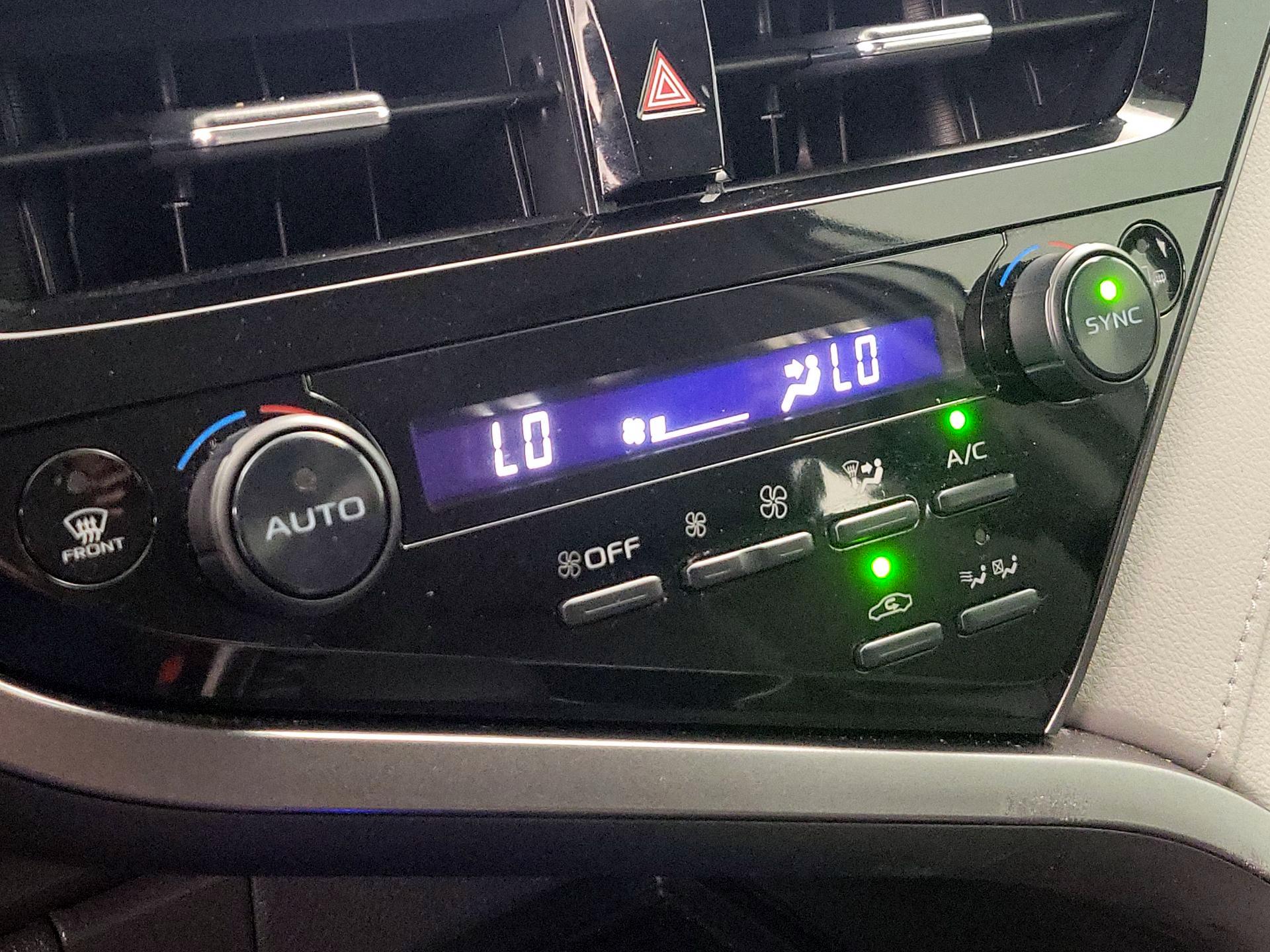 Thumbnail: 2022 Toyota Camry - 16