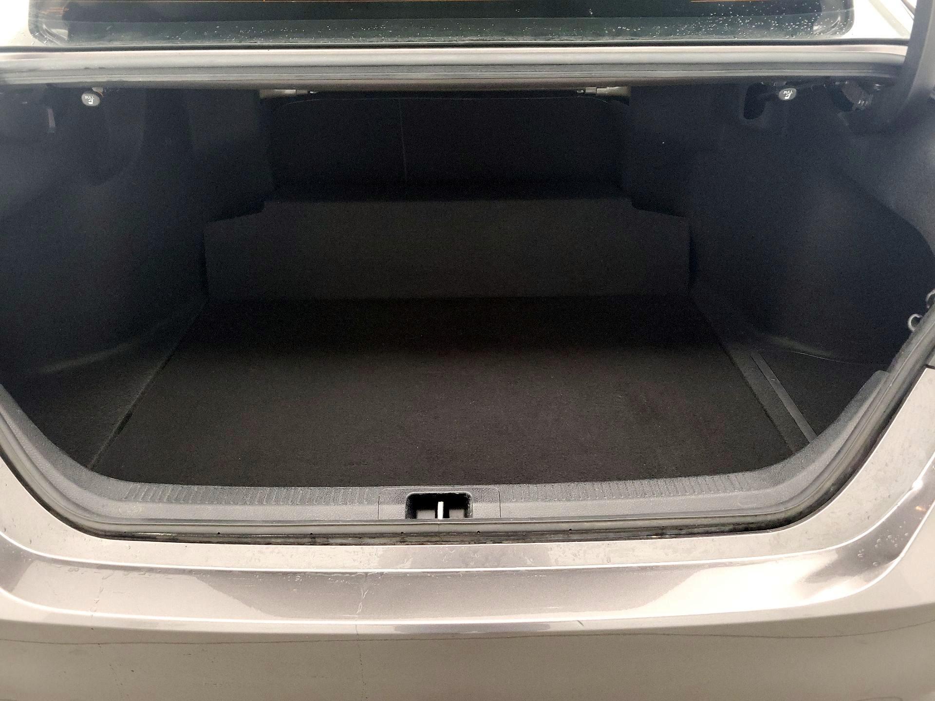 Thumbnail: 2022 Toyota Camry - 20