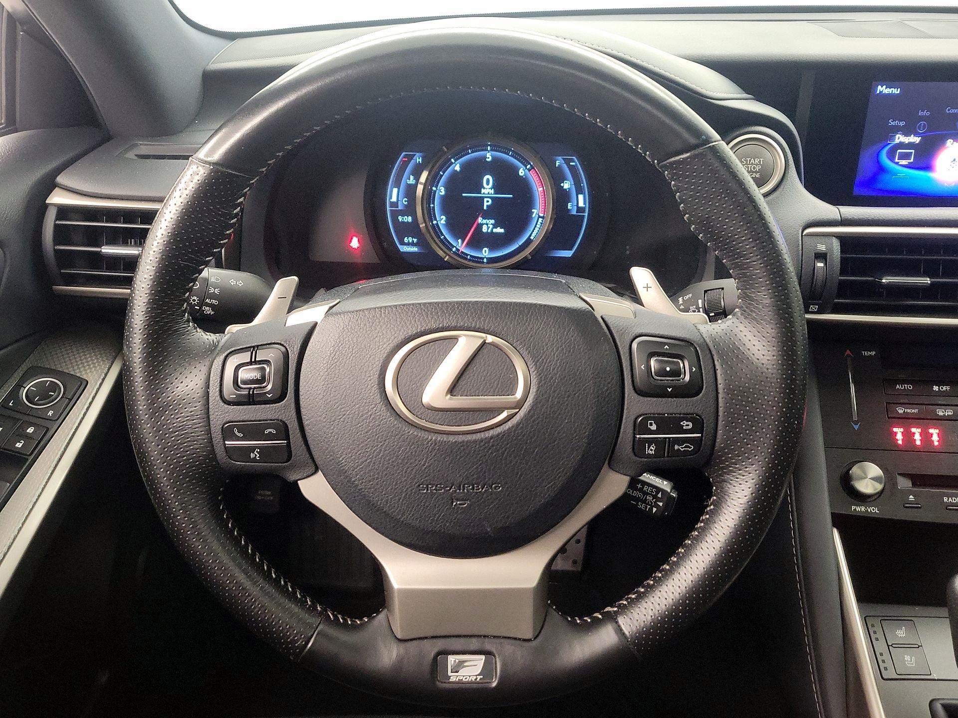 Thumbnail: 2018 Lexus IS - 10