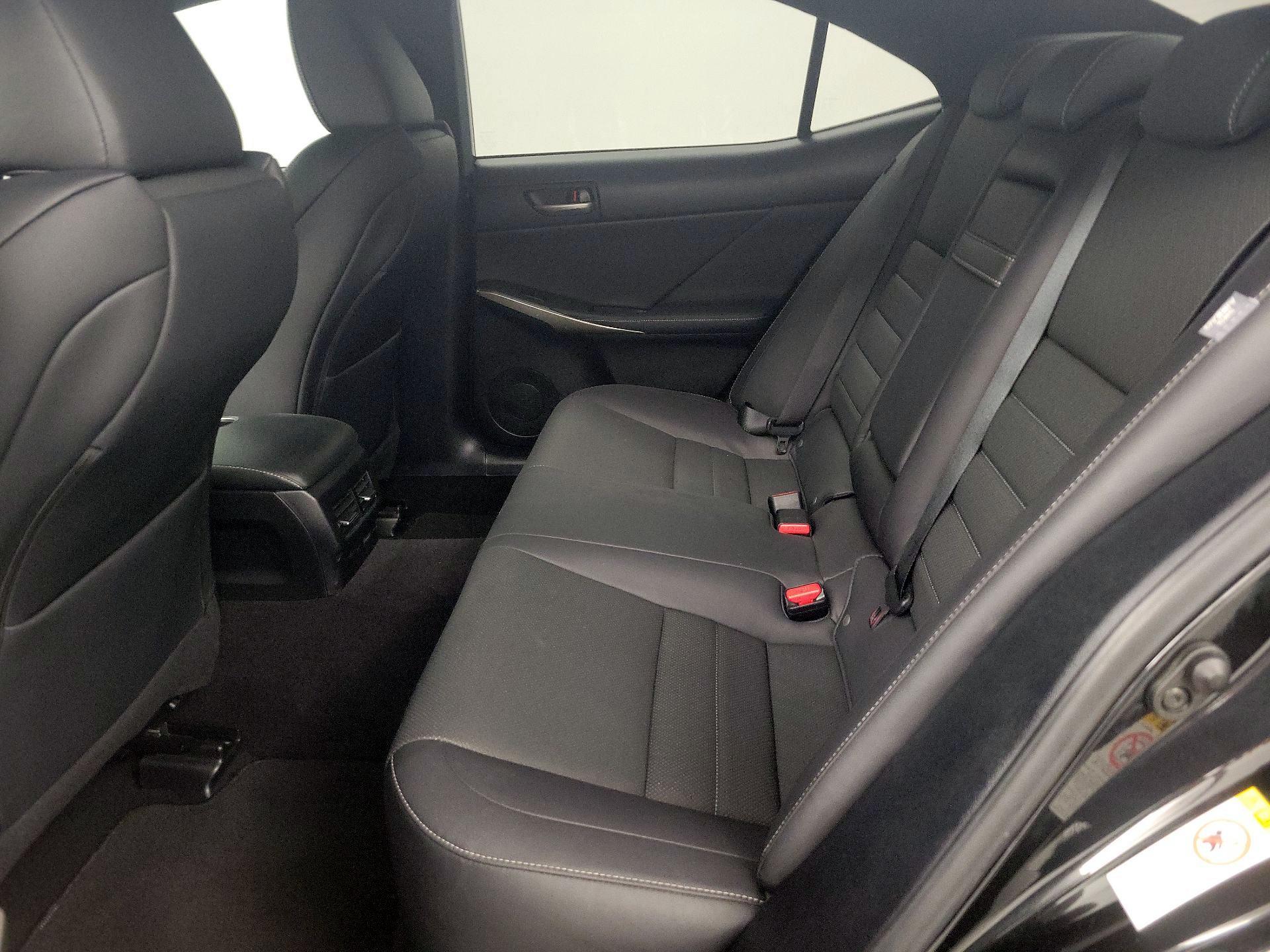 Thumbnail: 2018 Lexus IS - 20