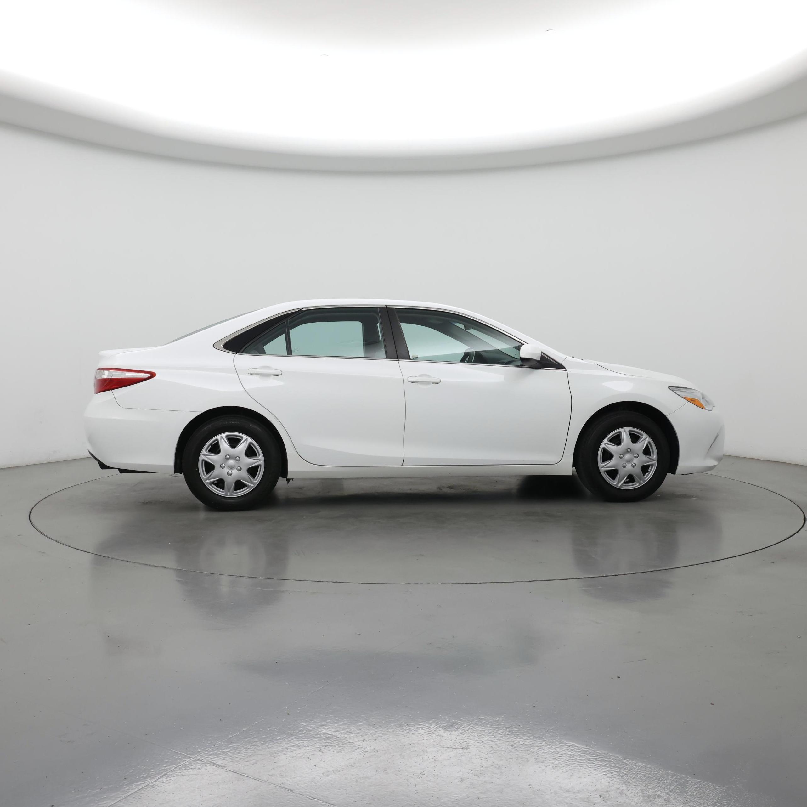 Thumbnail: 2017 Toyota Camry - 7