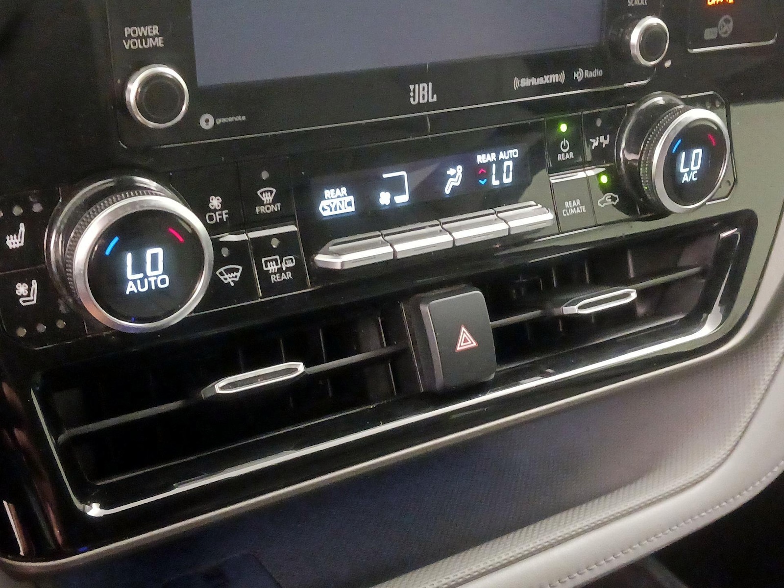 2020 Toyota Highlander Limited - Photo 18