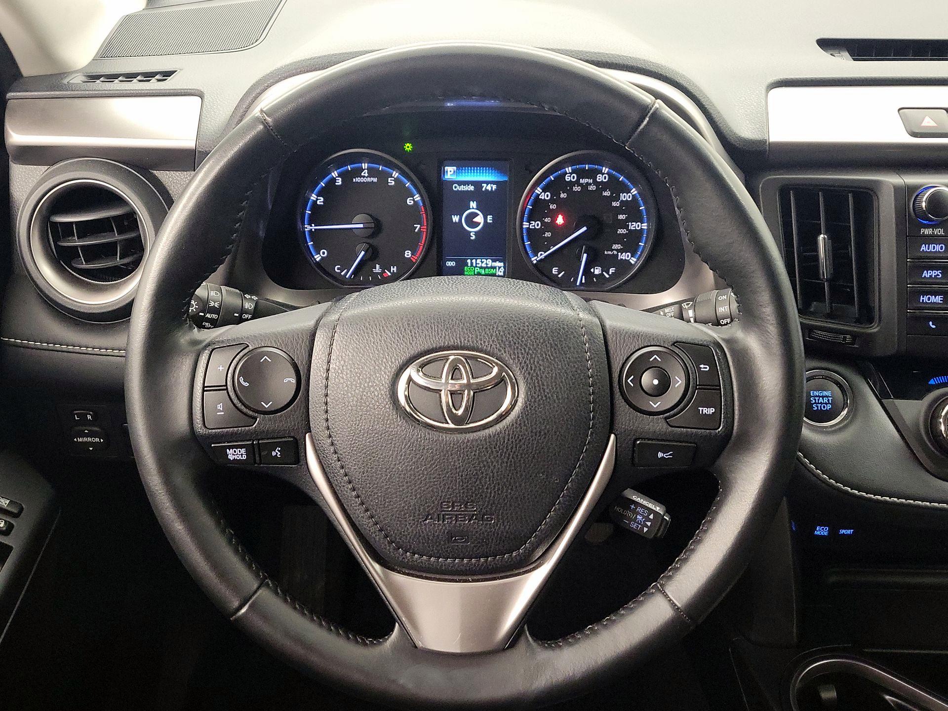 Thumbnail: 2018 Toyota RAV4 - 10