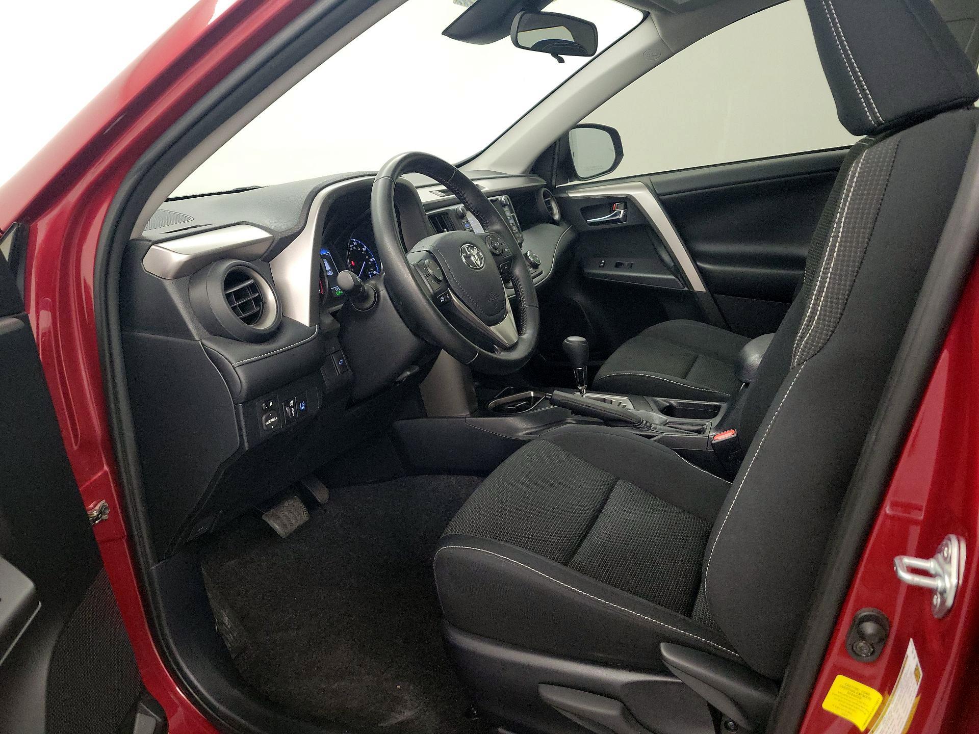 Thumbnail: 2018 Toyota RAV4 - 11