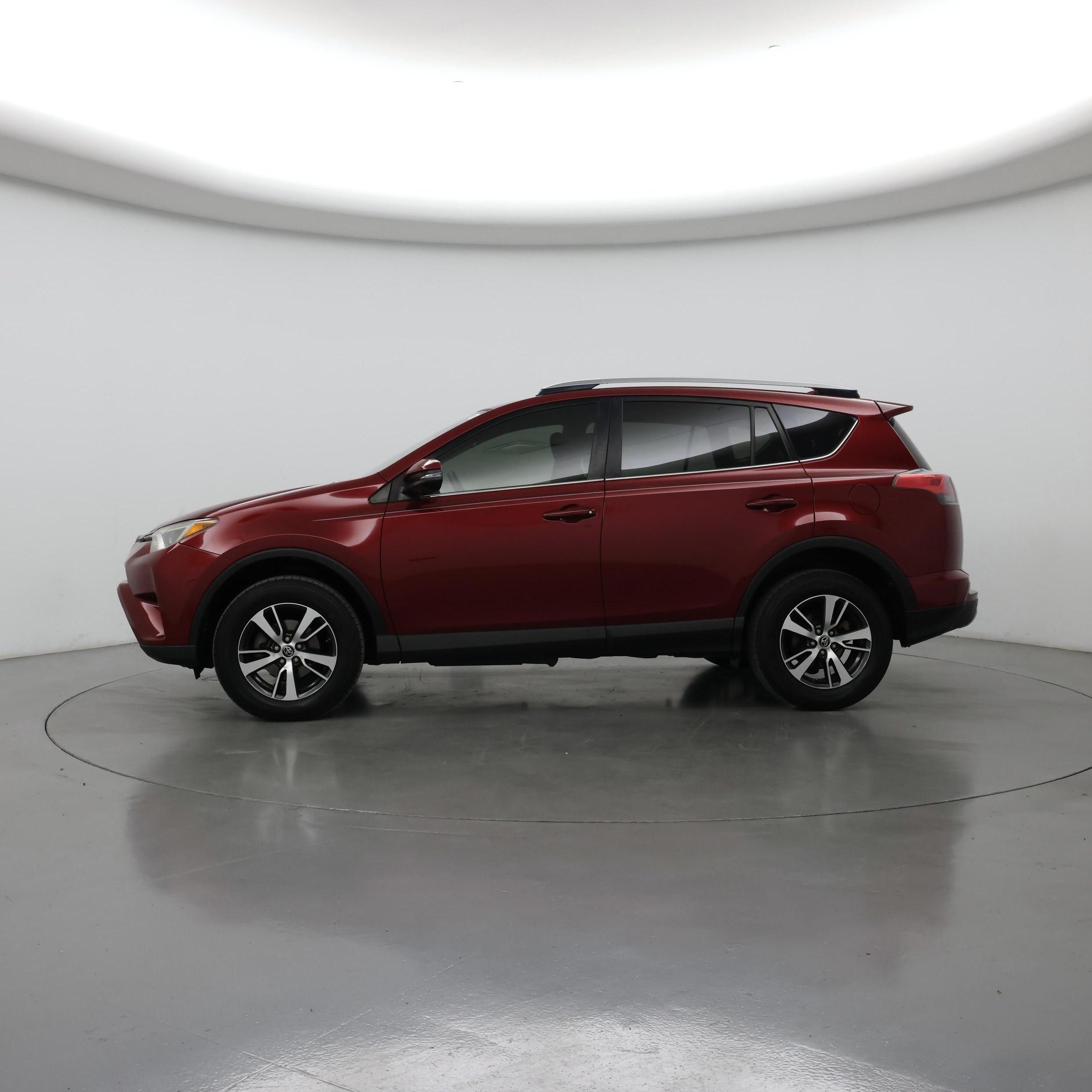 Thumbnail: 2018 Toyota RAV4 - 3