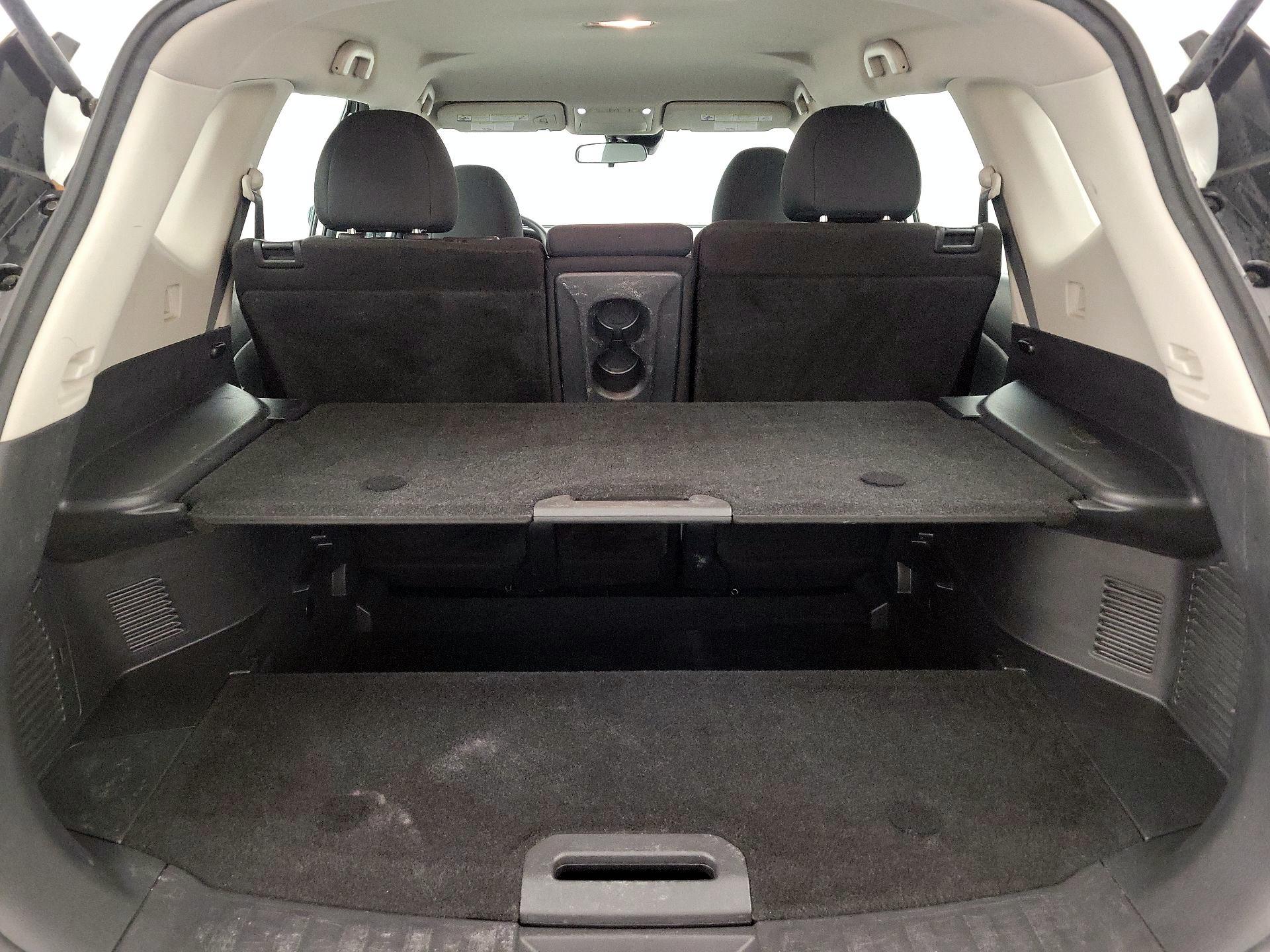 Thumbnail: 2020 Nissan Rogue - 20